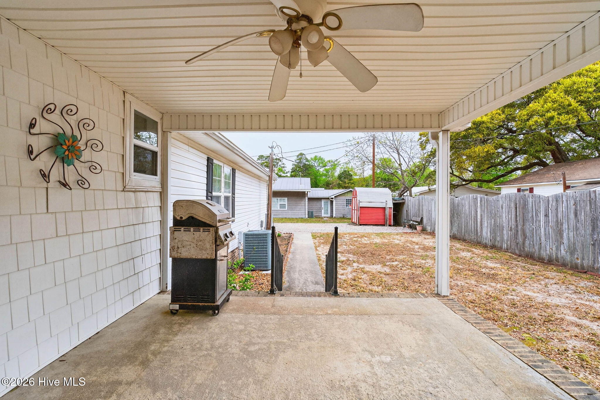 100565671 | Photo 21