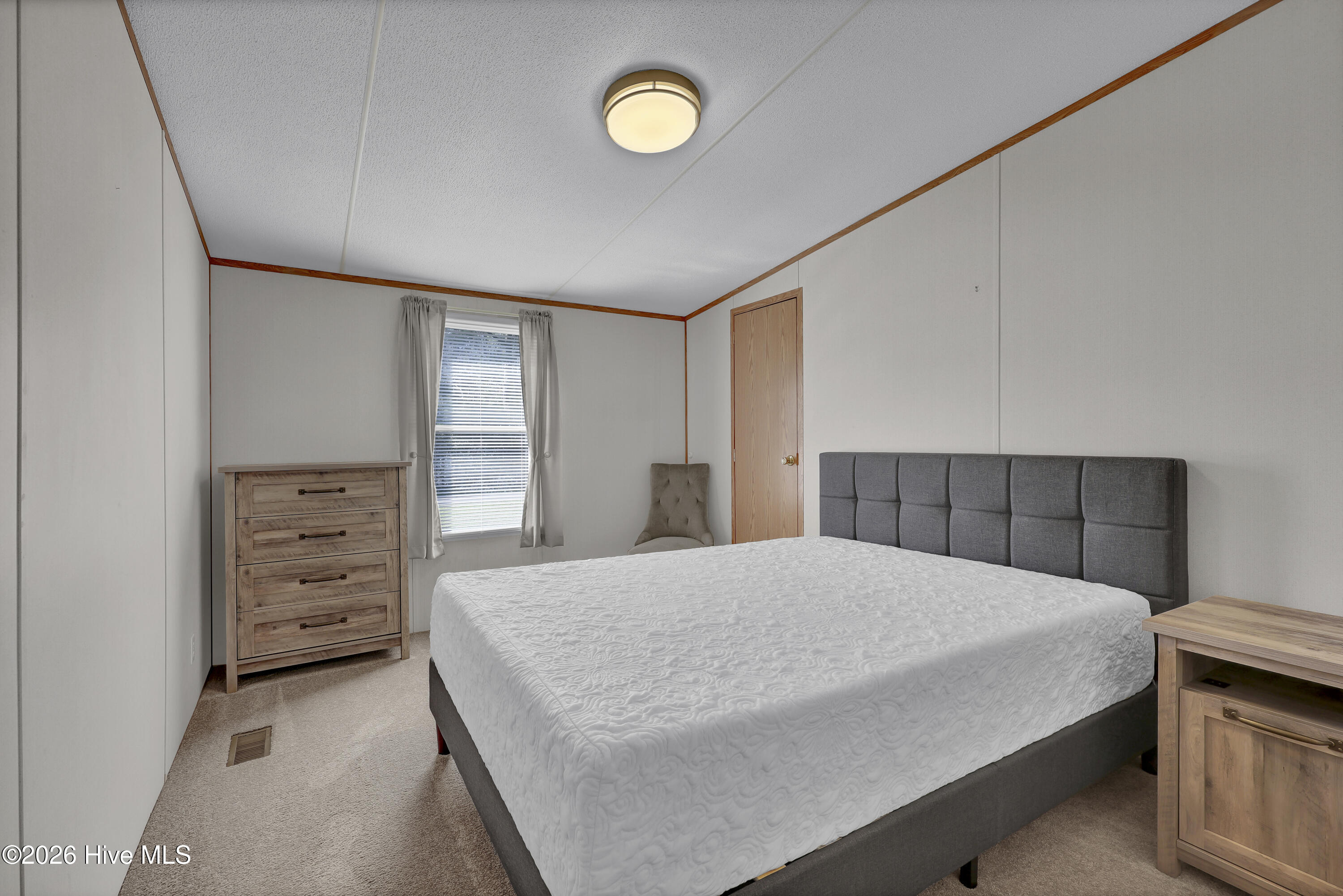 100564318 | Photo 24