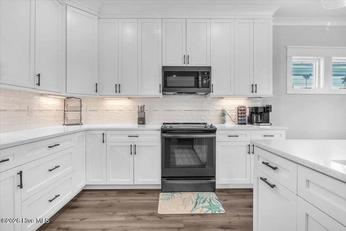 100565716 | Photo 47