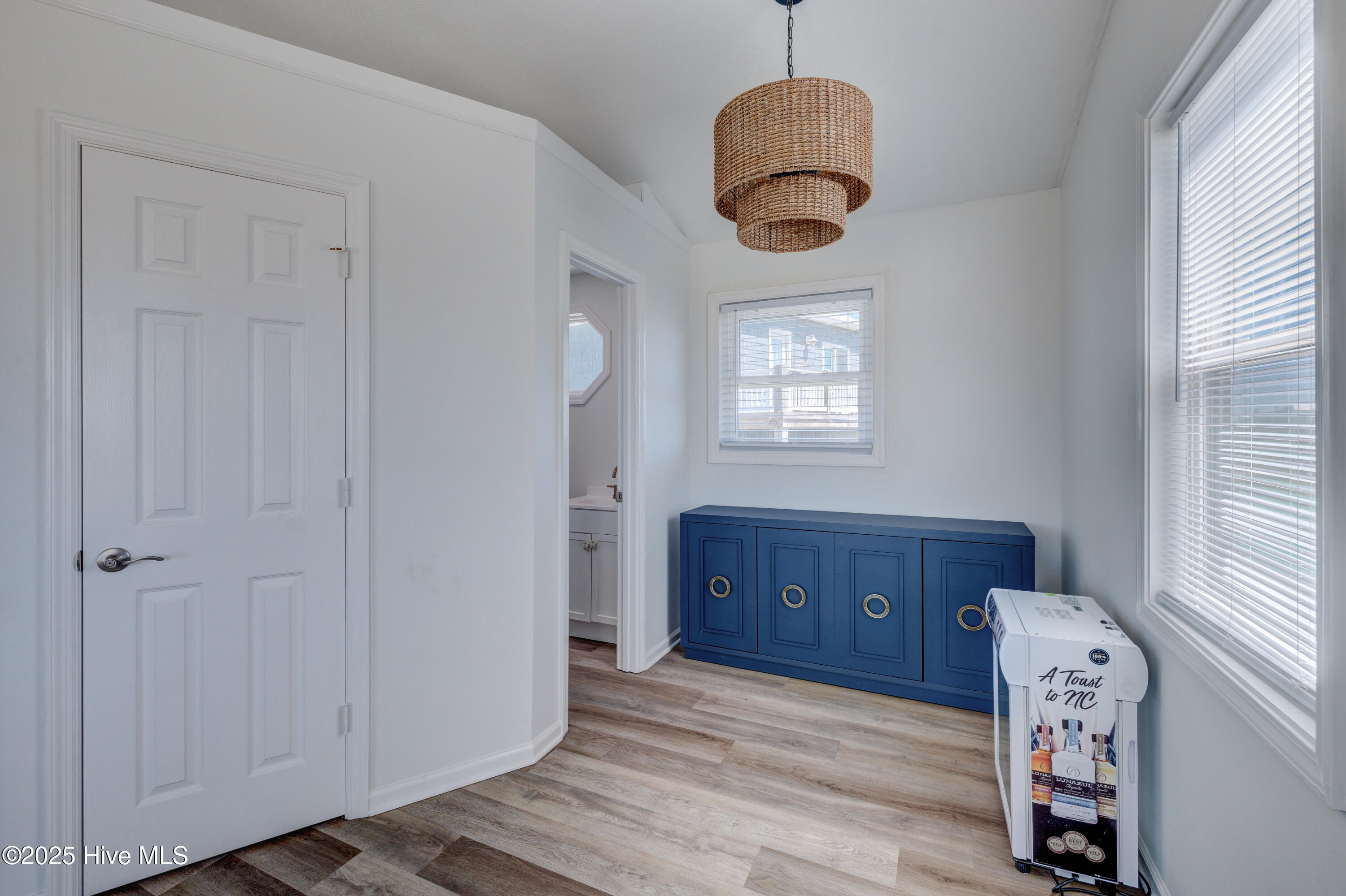 100527842 | Photo 11