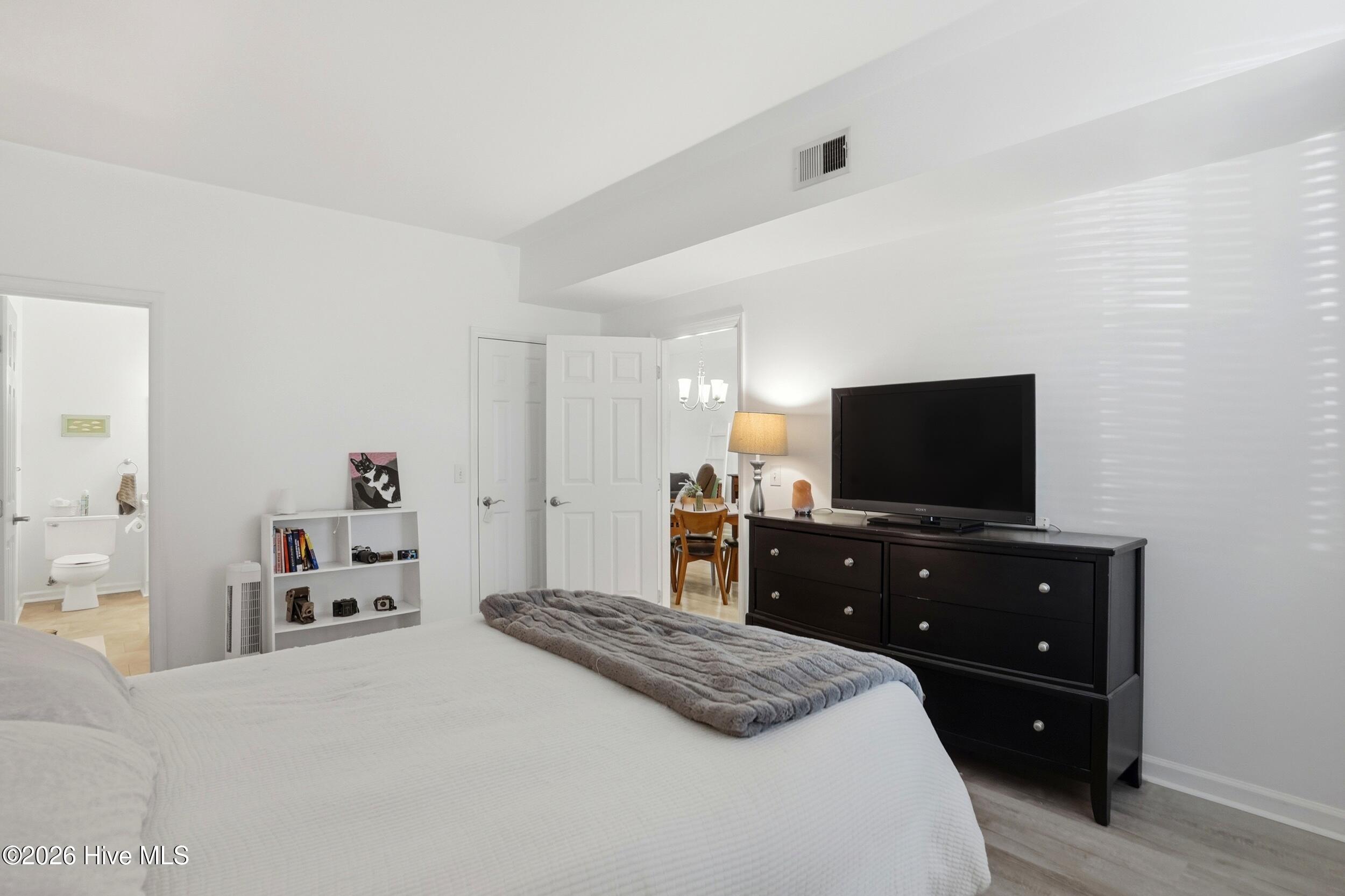 100553532 | Photo 14