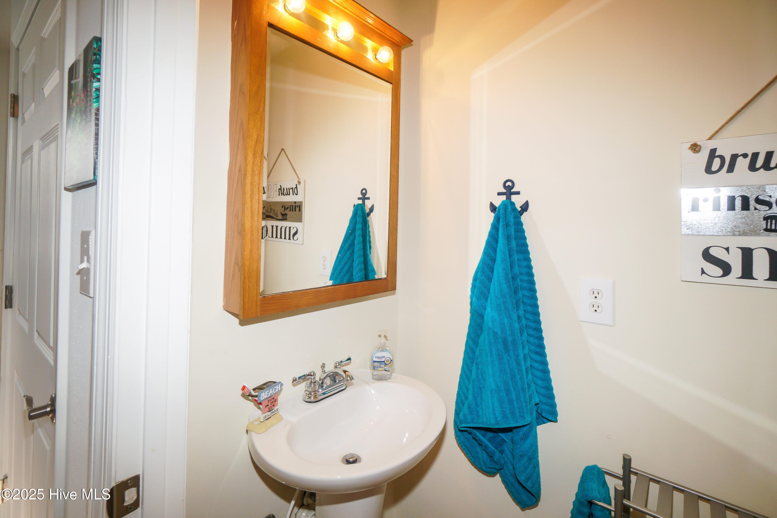 100559254 | Photo 25