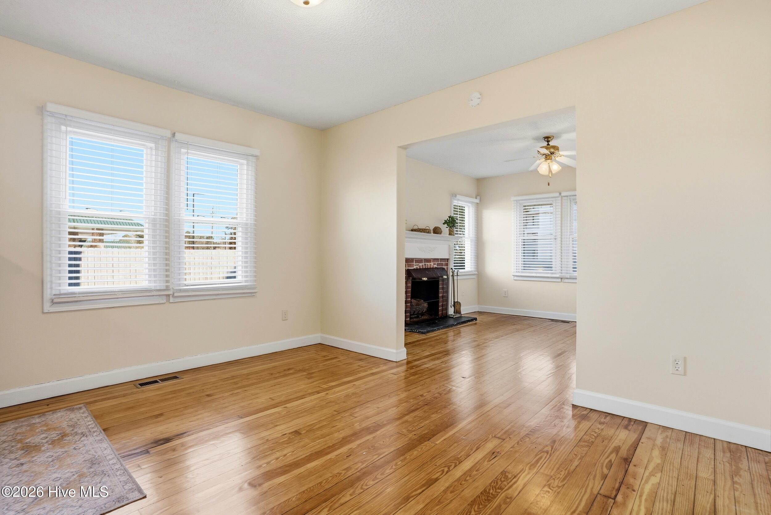 100554357 | Photo 10