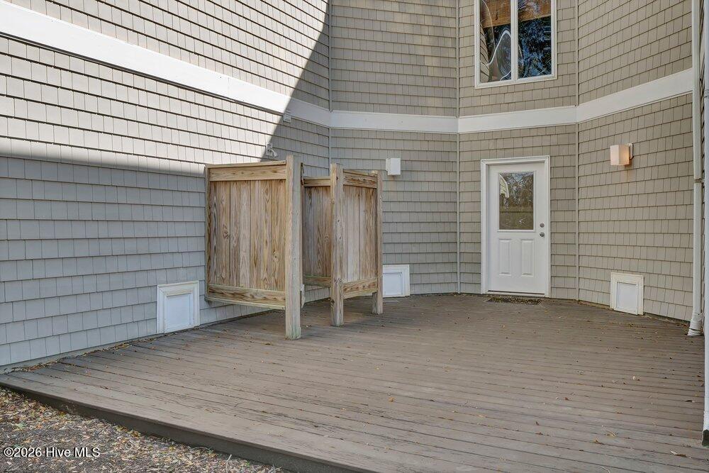 100559715 | Photo 62