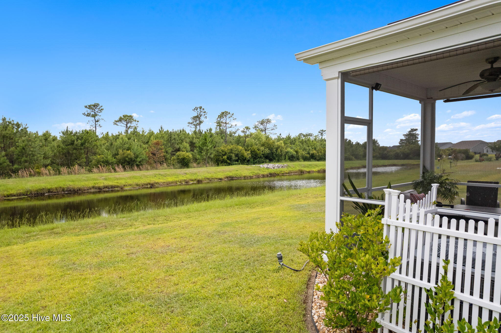 100516029 | Photo 32