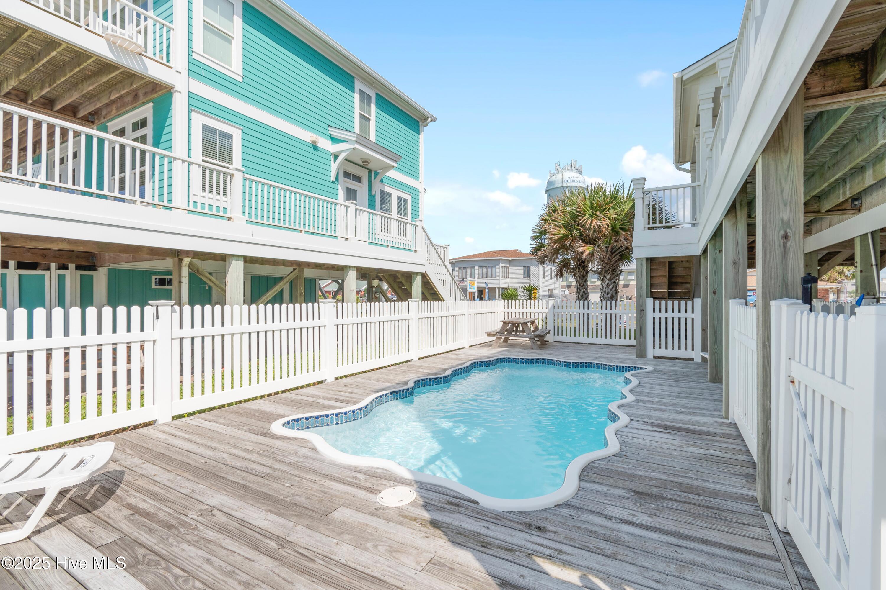 100535231 | Photo 85