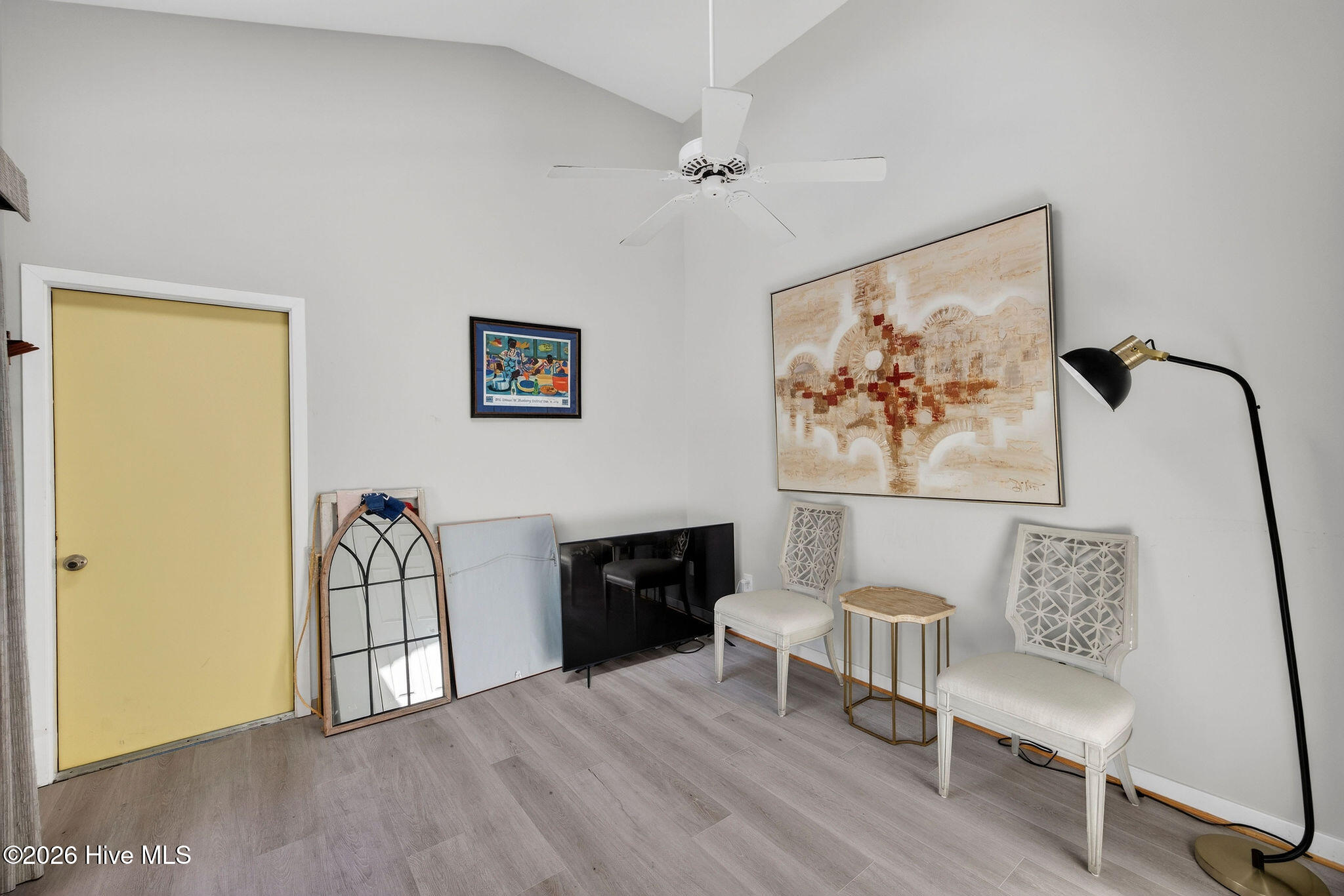 100563726 | Photo 26