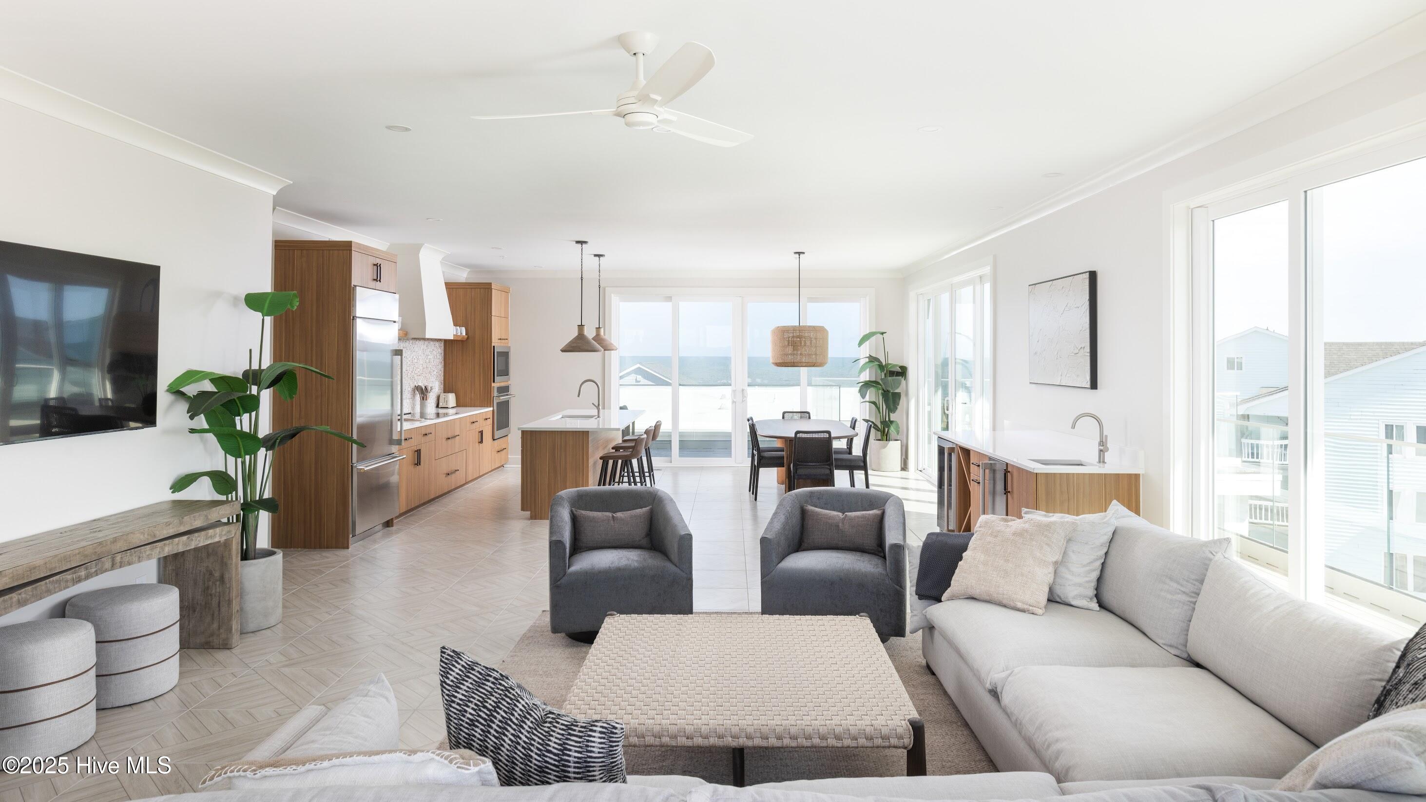 100503115 | Photo 14