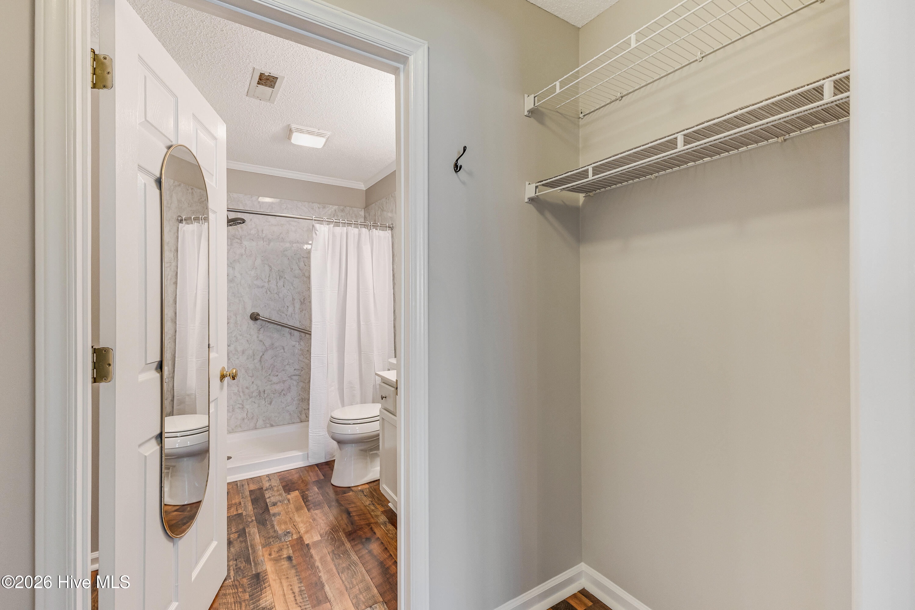 100562501 | Photo 27