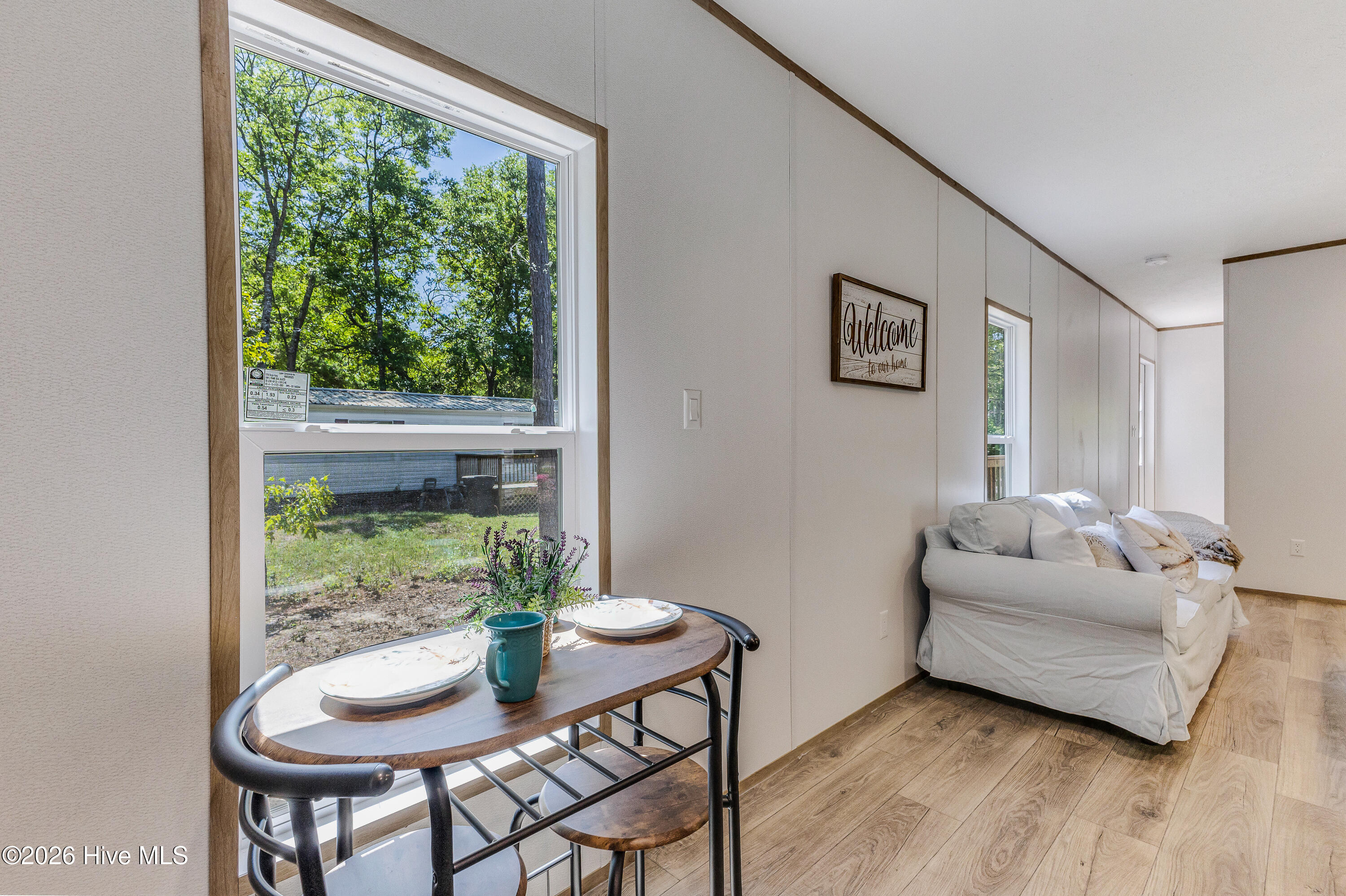 100568347 | Photo 17