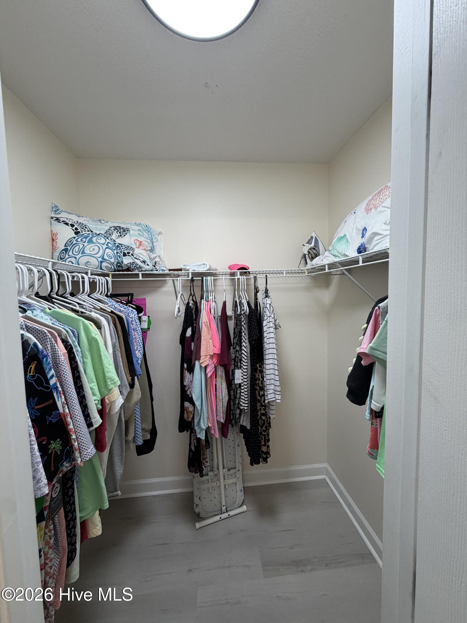 100610457 | Photo 2