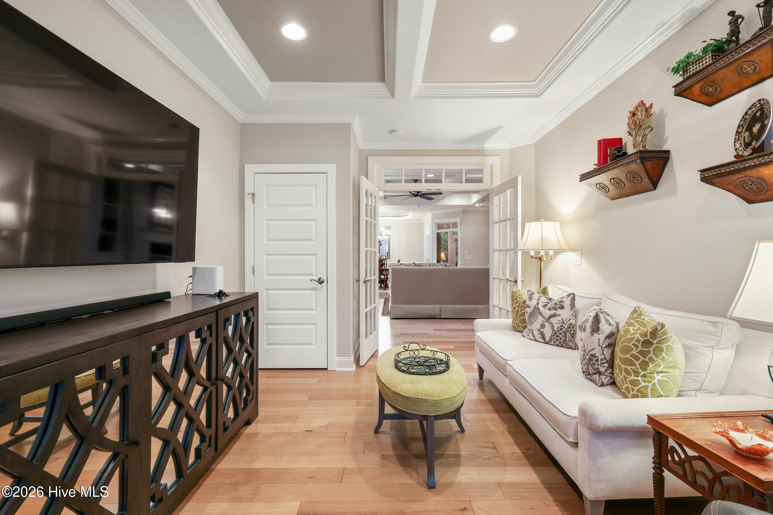 100561173 | Photo 43