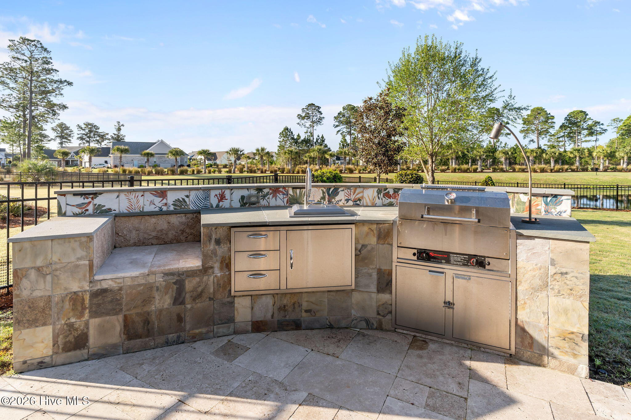 100566700 | Photo 38