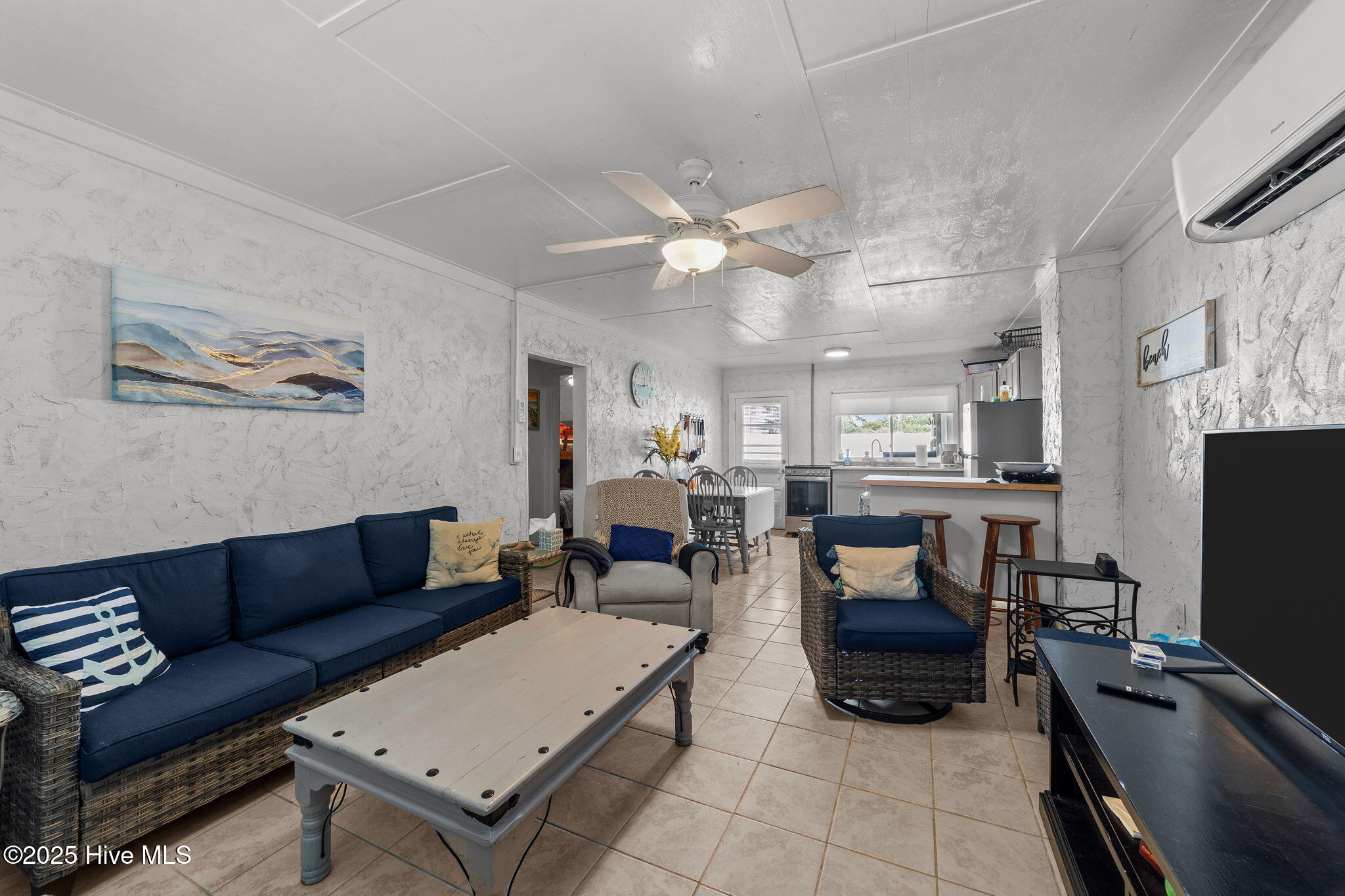 100536358 | Photo 38