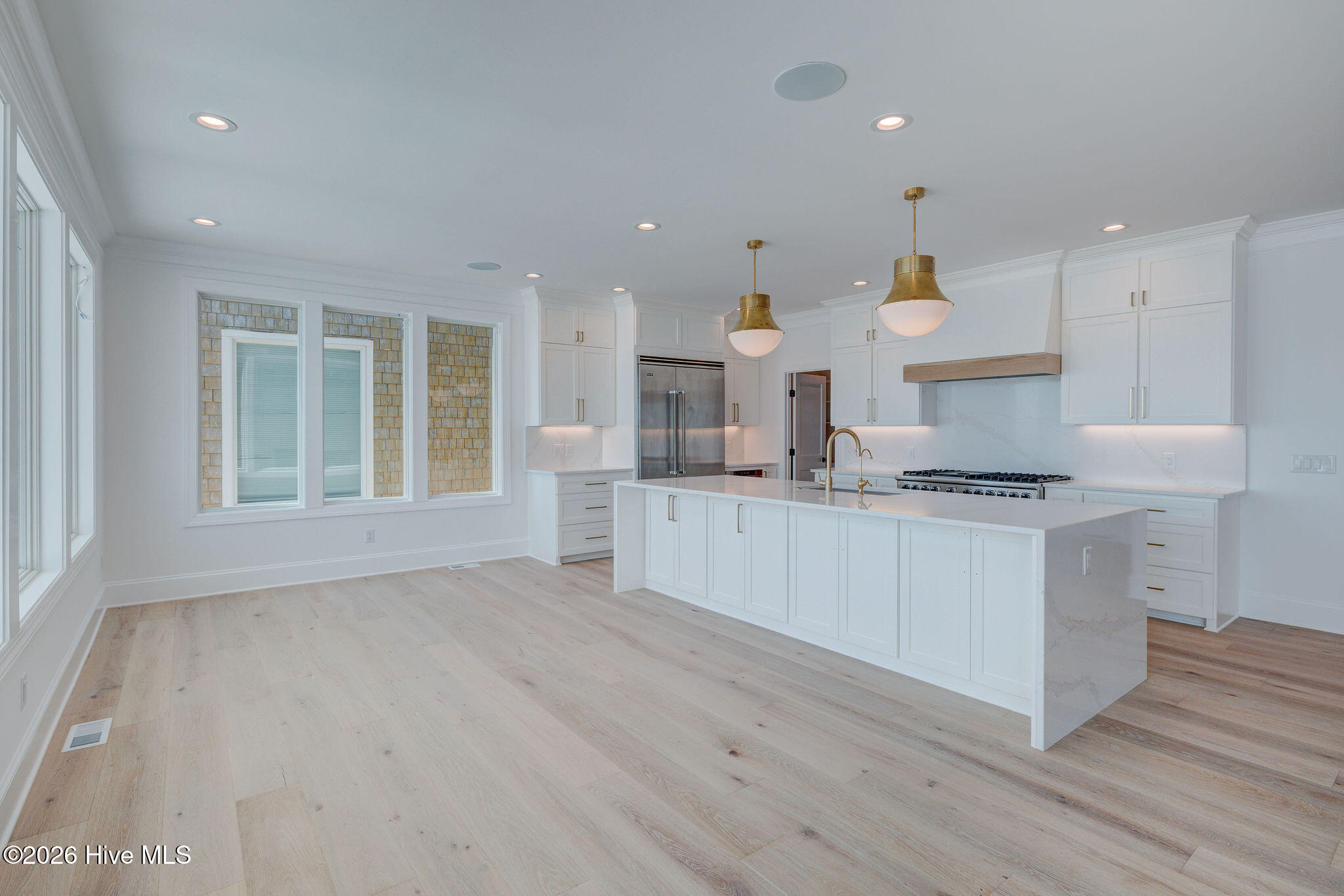 100556815 | Photo 16