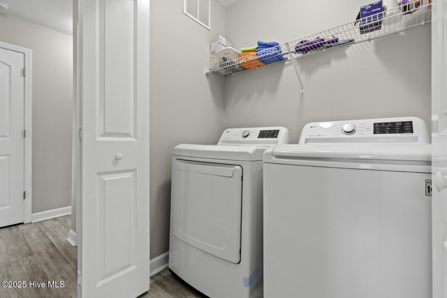 100540341 | Photo 11