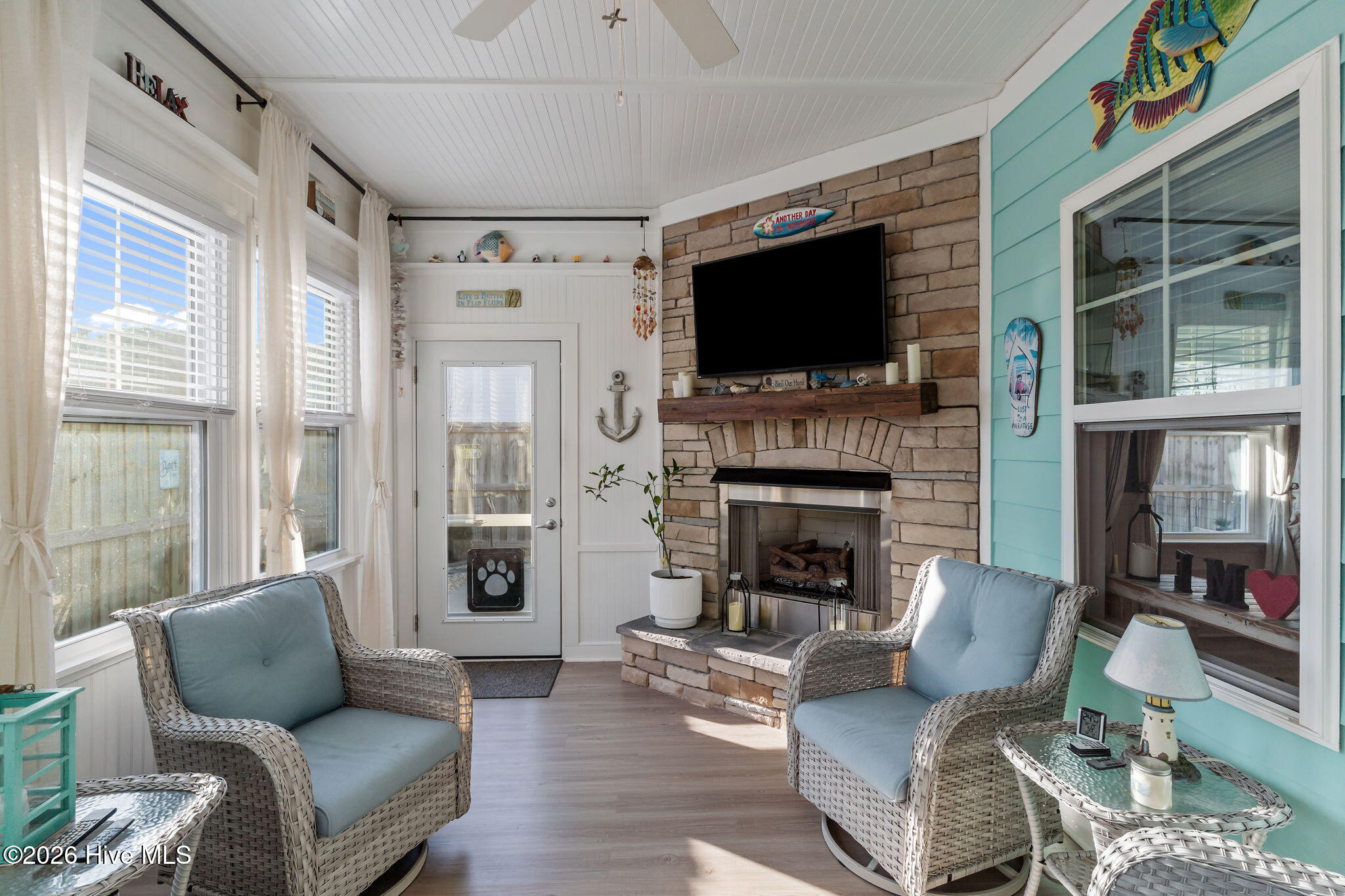 100550760 | Photo 19