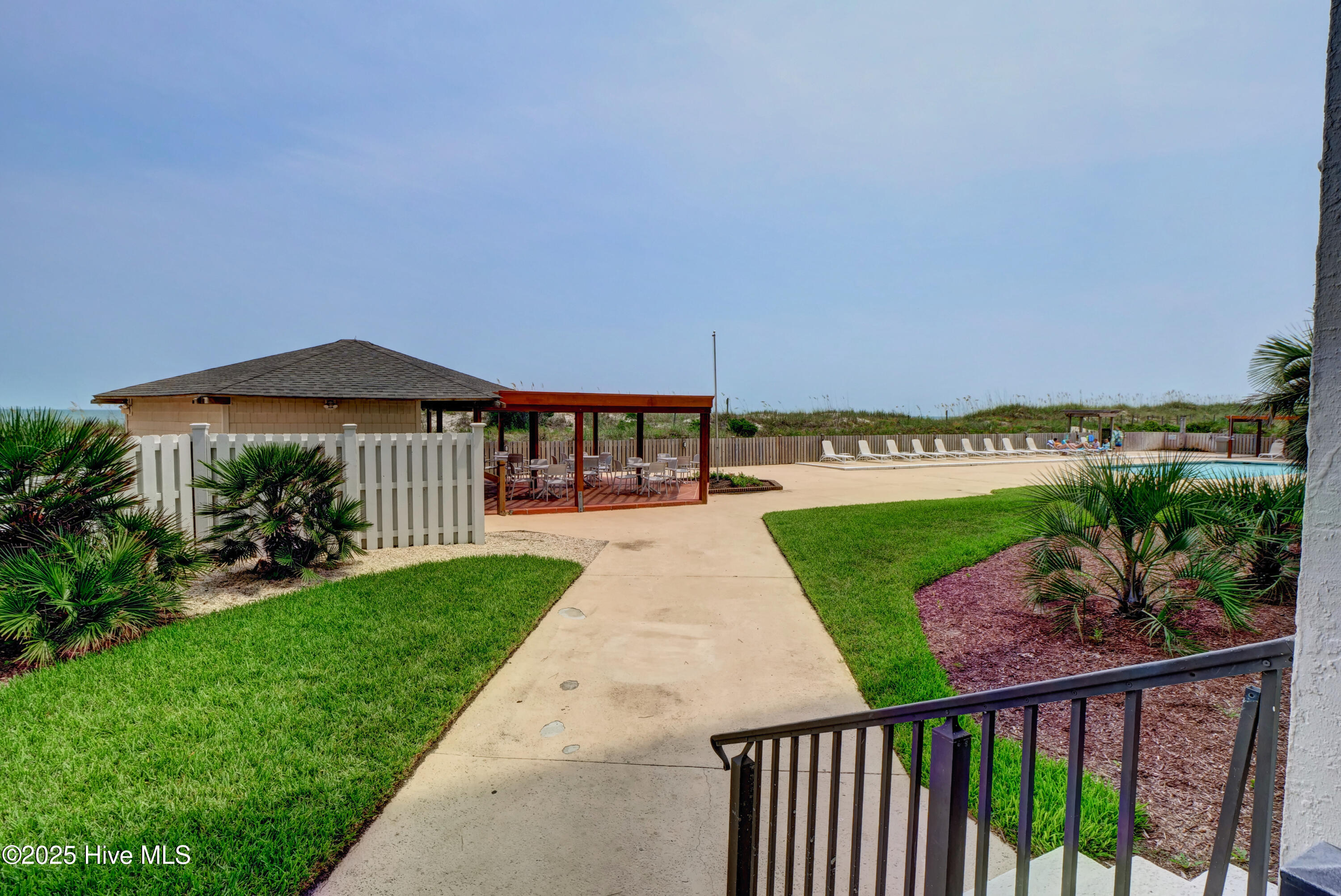 100541301 | Photo 26