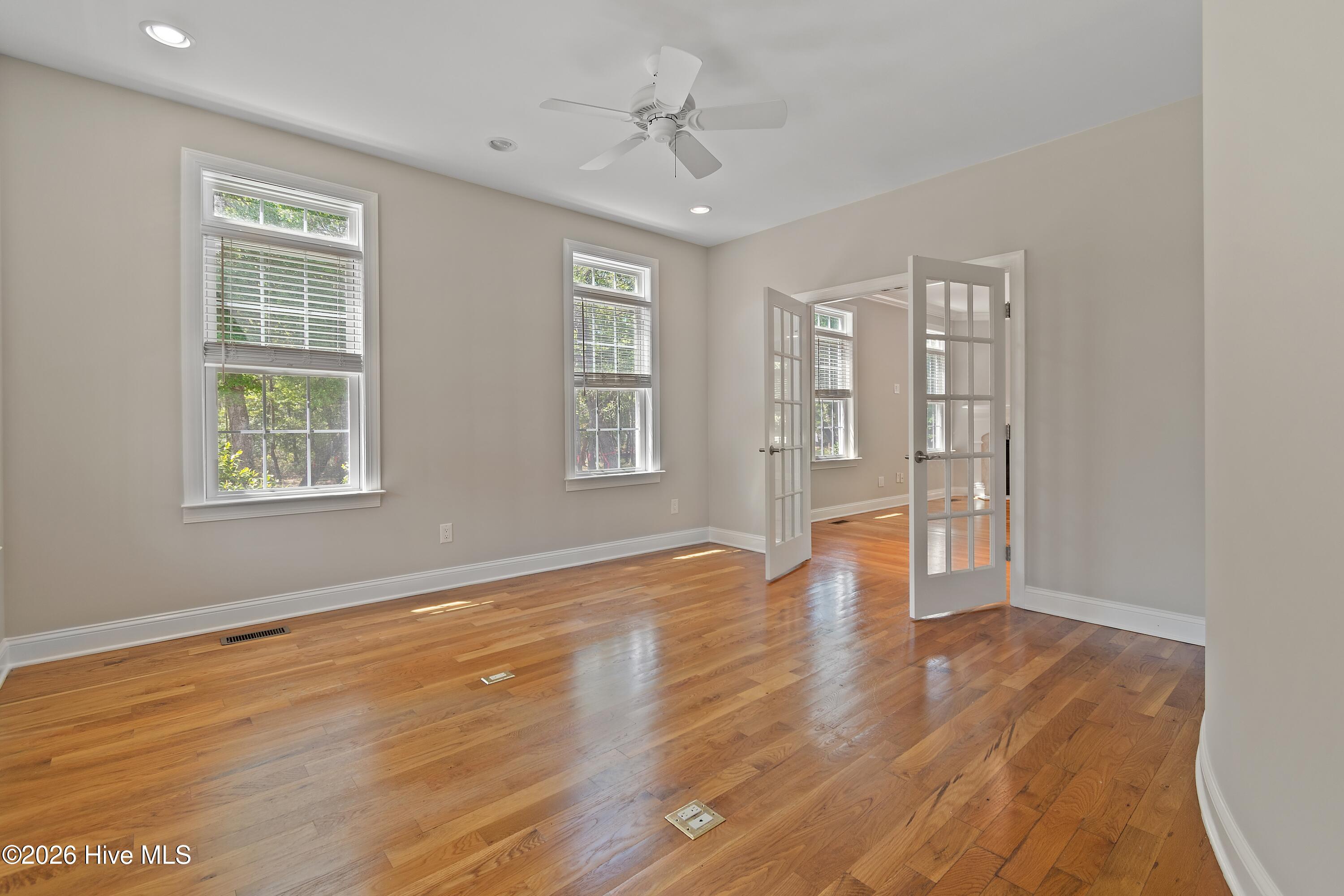 100568662 | Photo 18