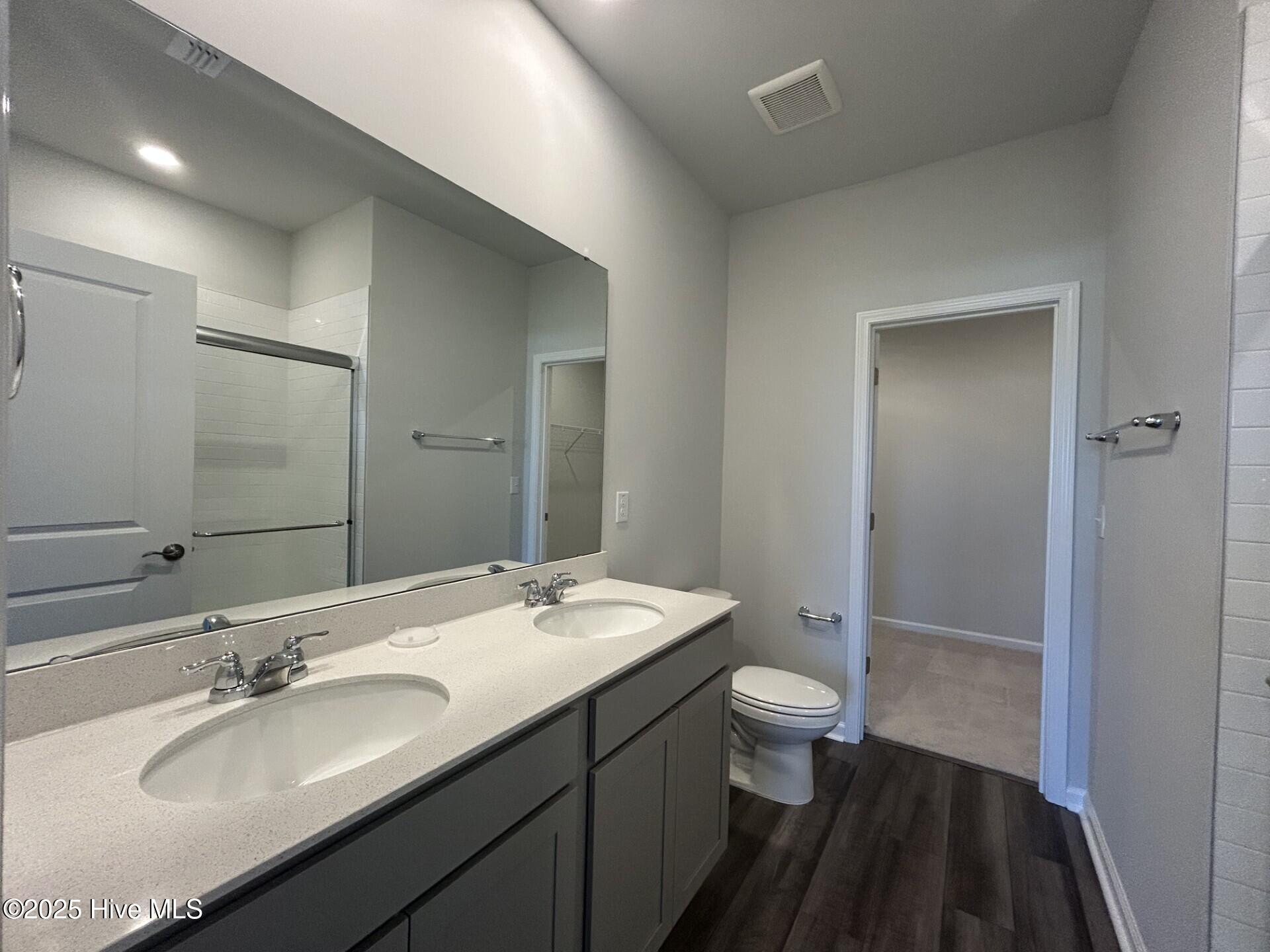 100525039 | Photo 25