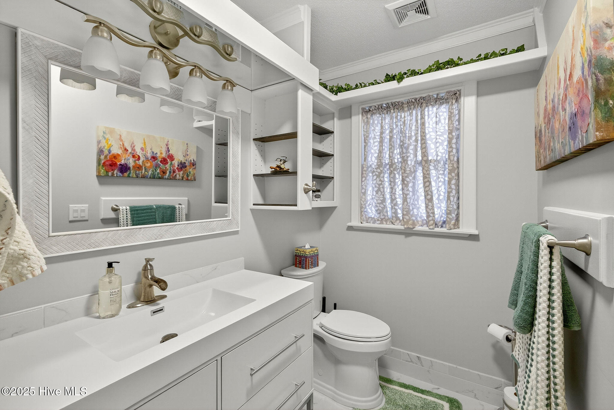 100542936 | Photo 50