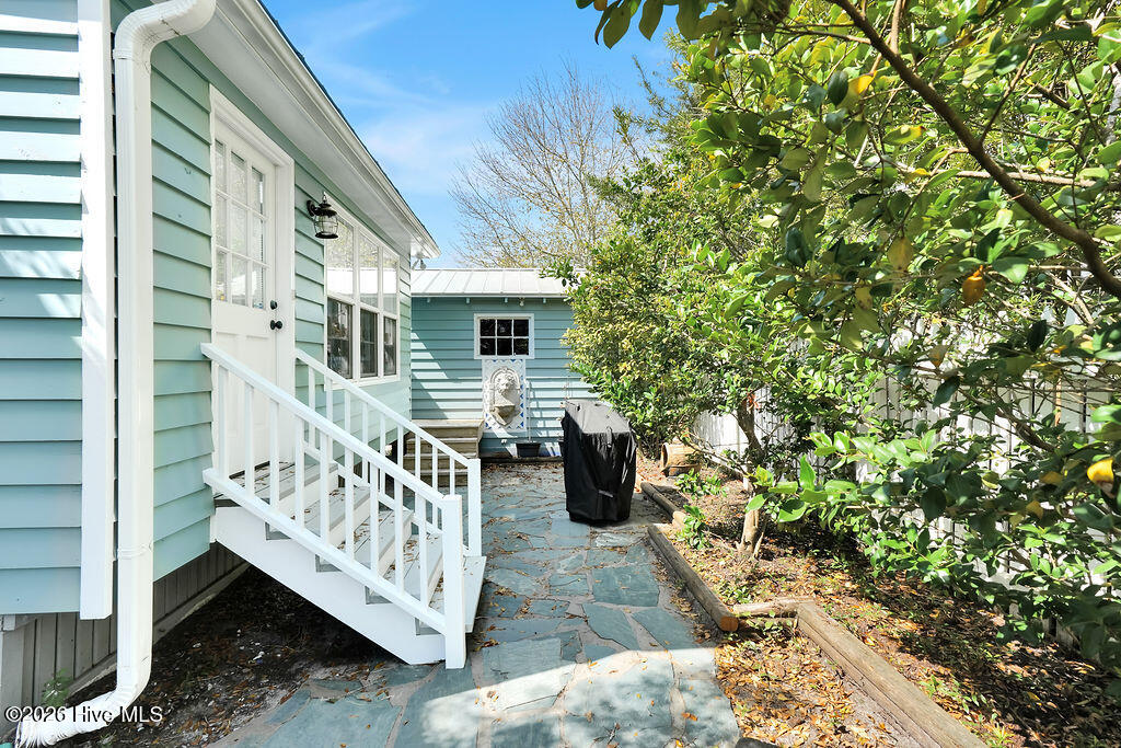 100563749 | Photo 41