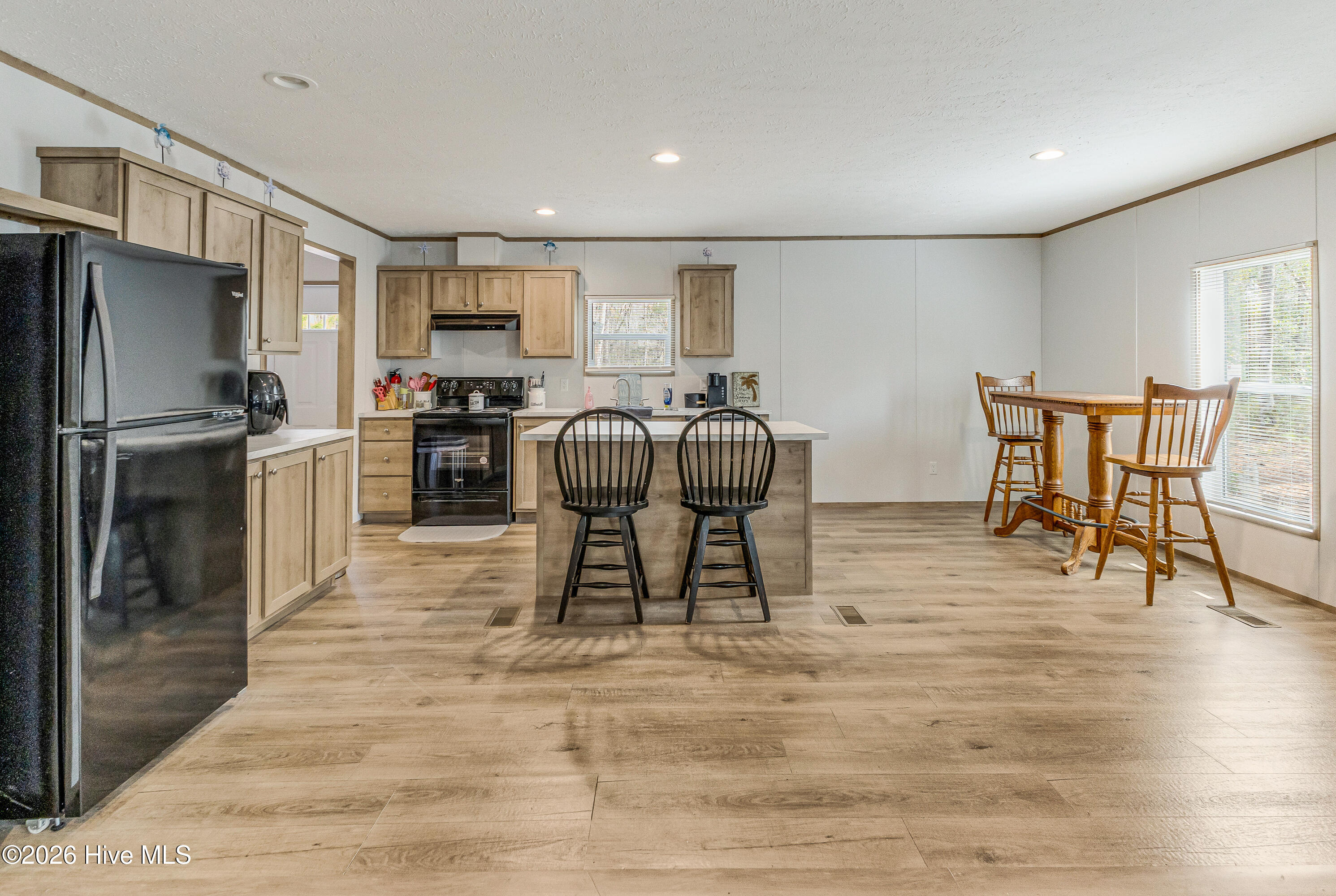 100558800 | Photo 11