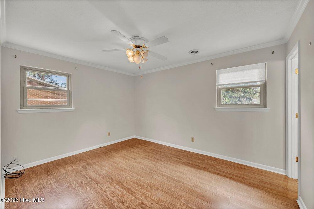 100564044 | Photo 11