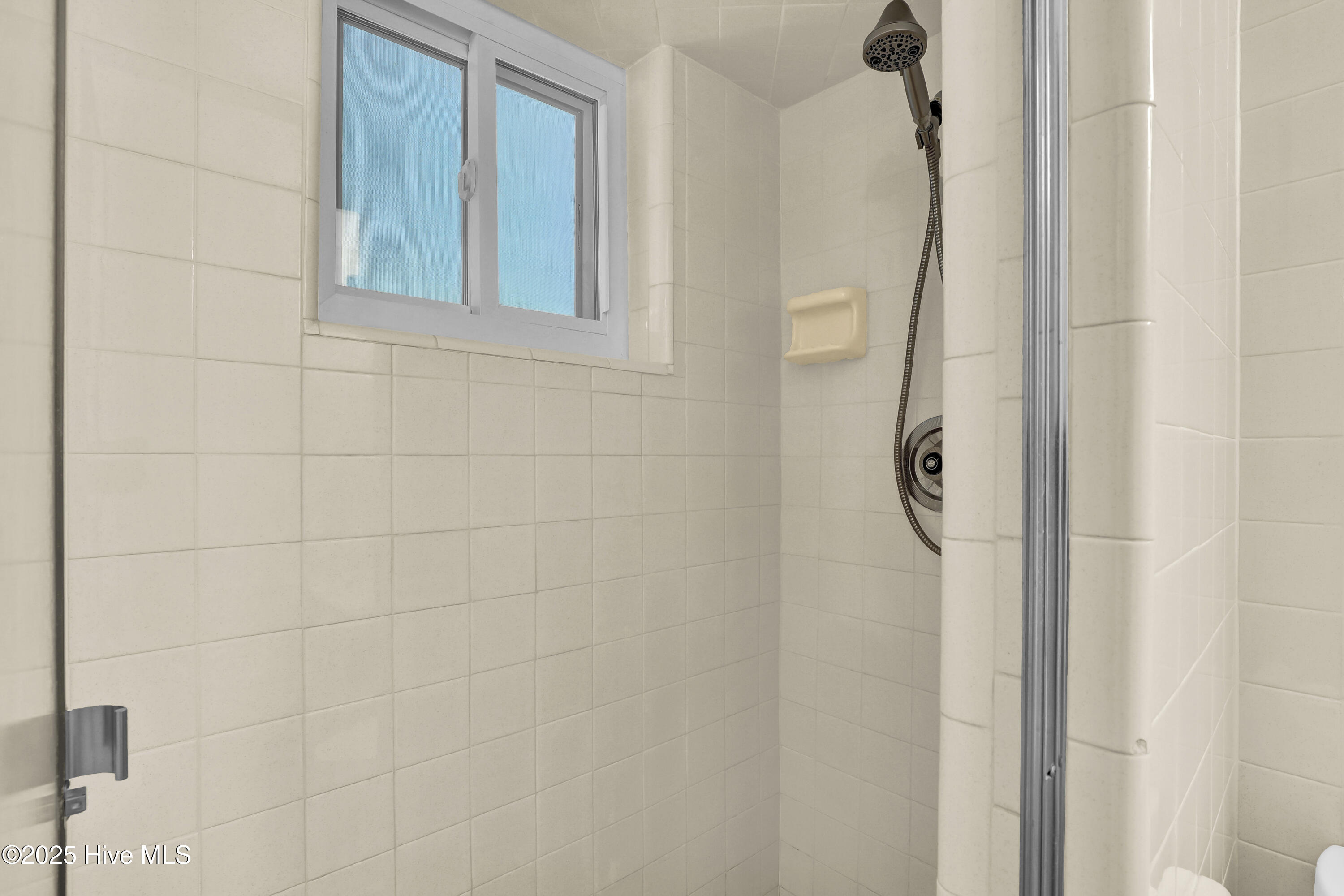 100537816 | Photo 19