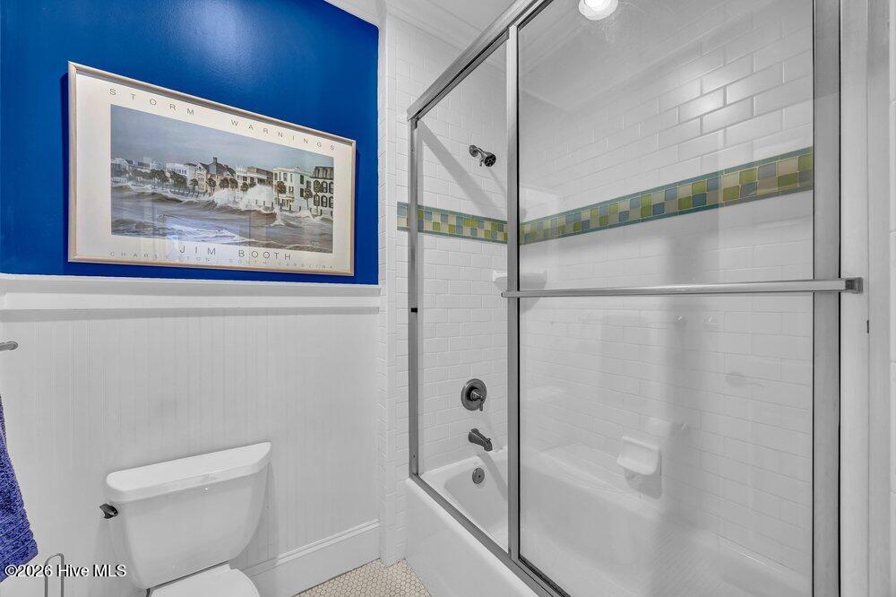 100558006 | Photo 37