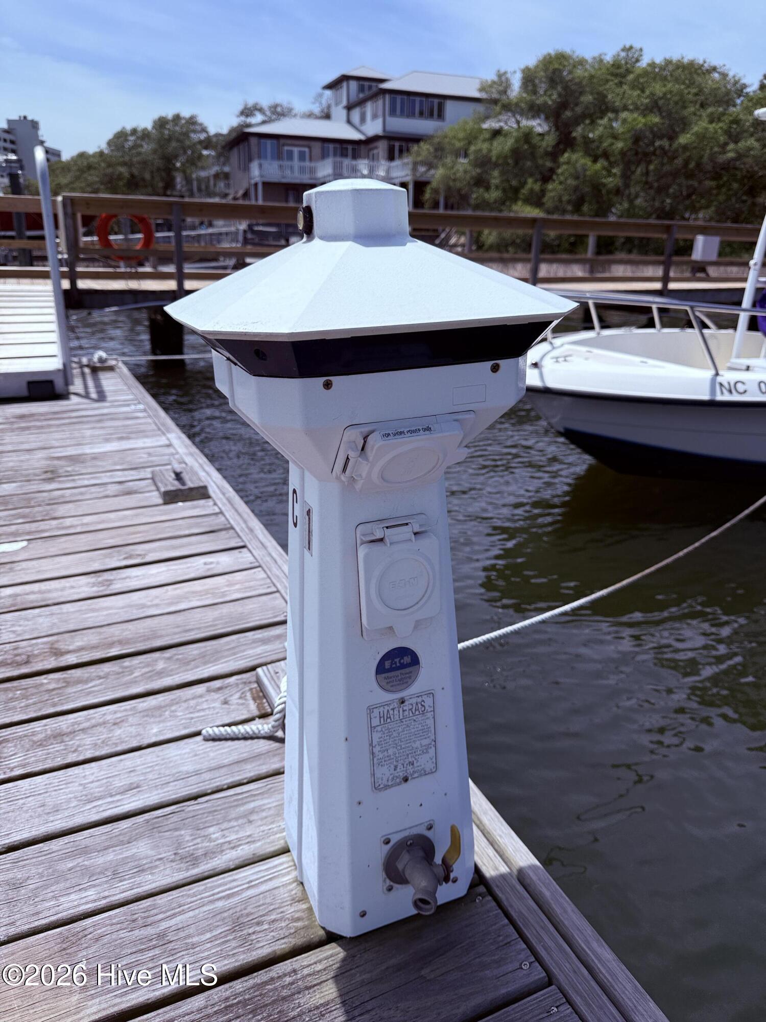 100570413 | Photo 40