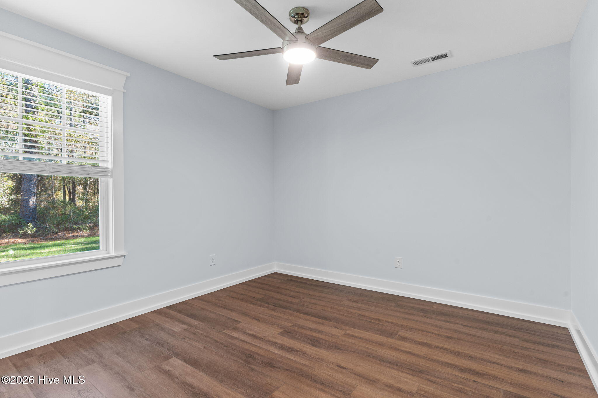 100527921 | Photo 15