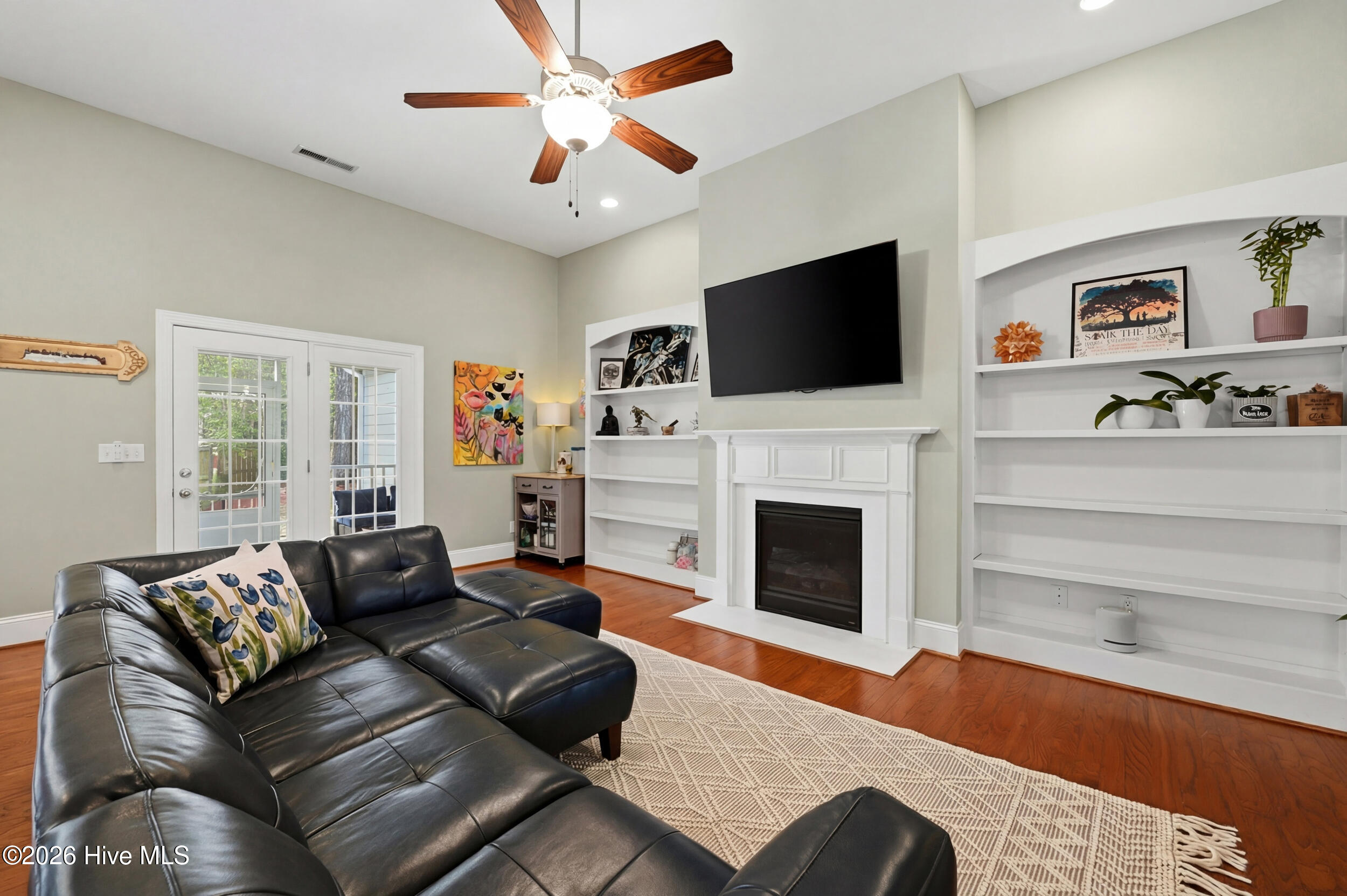 100563166 | Photo 10