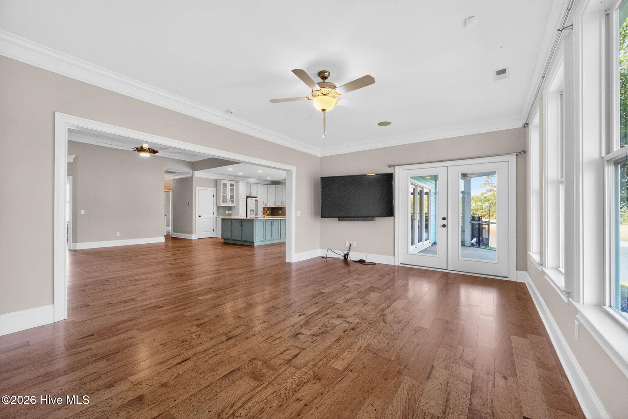 100567612 | Photo 24