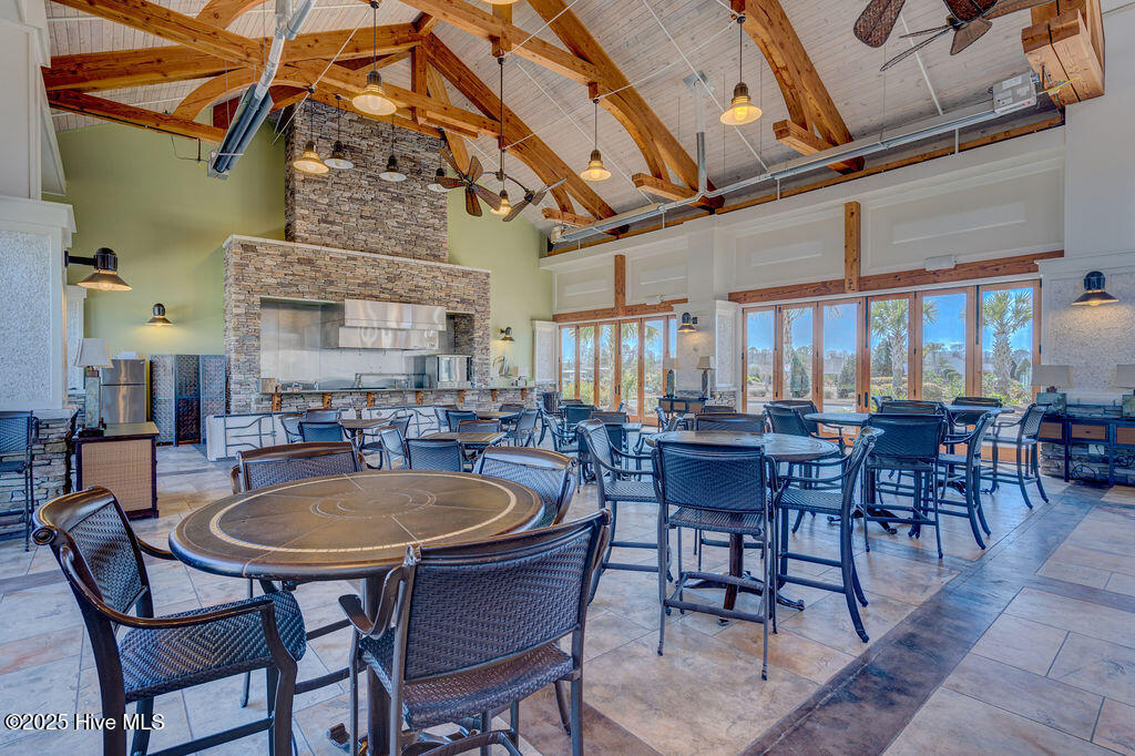 100529139 | Photo 69