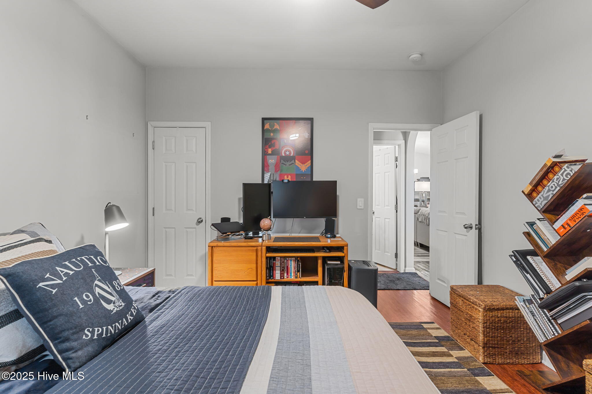 100532353 | Photo 27