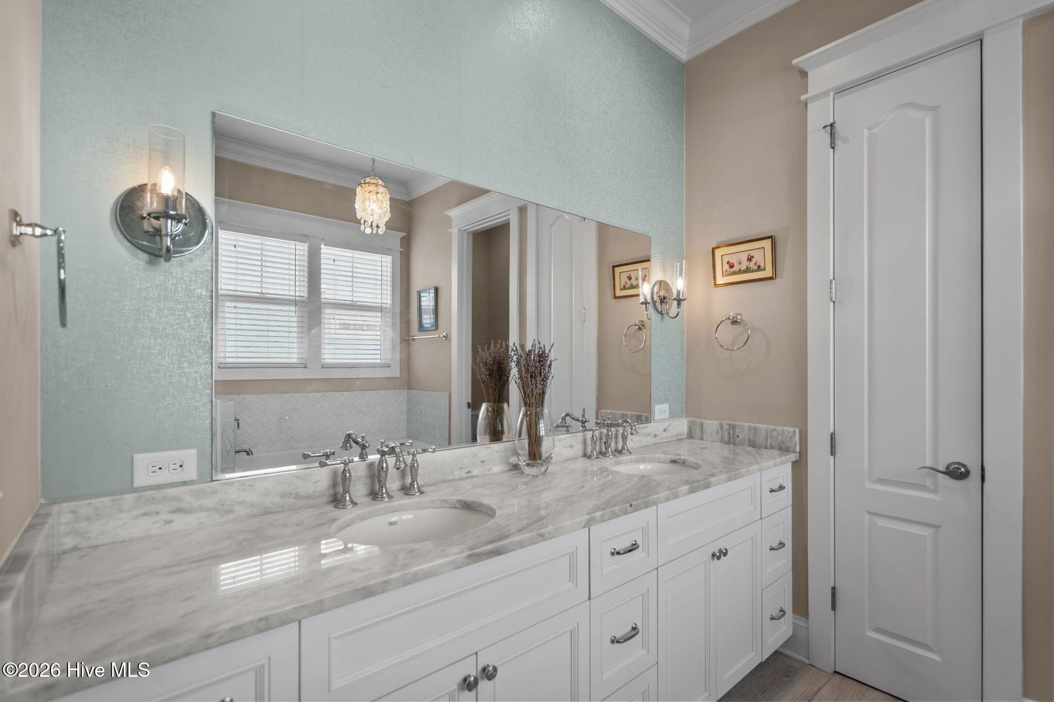 100559894 | Photo 25