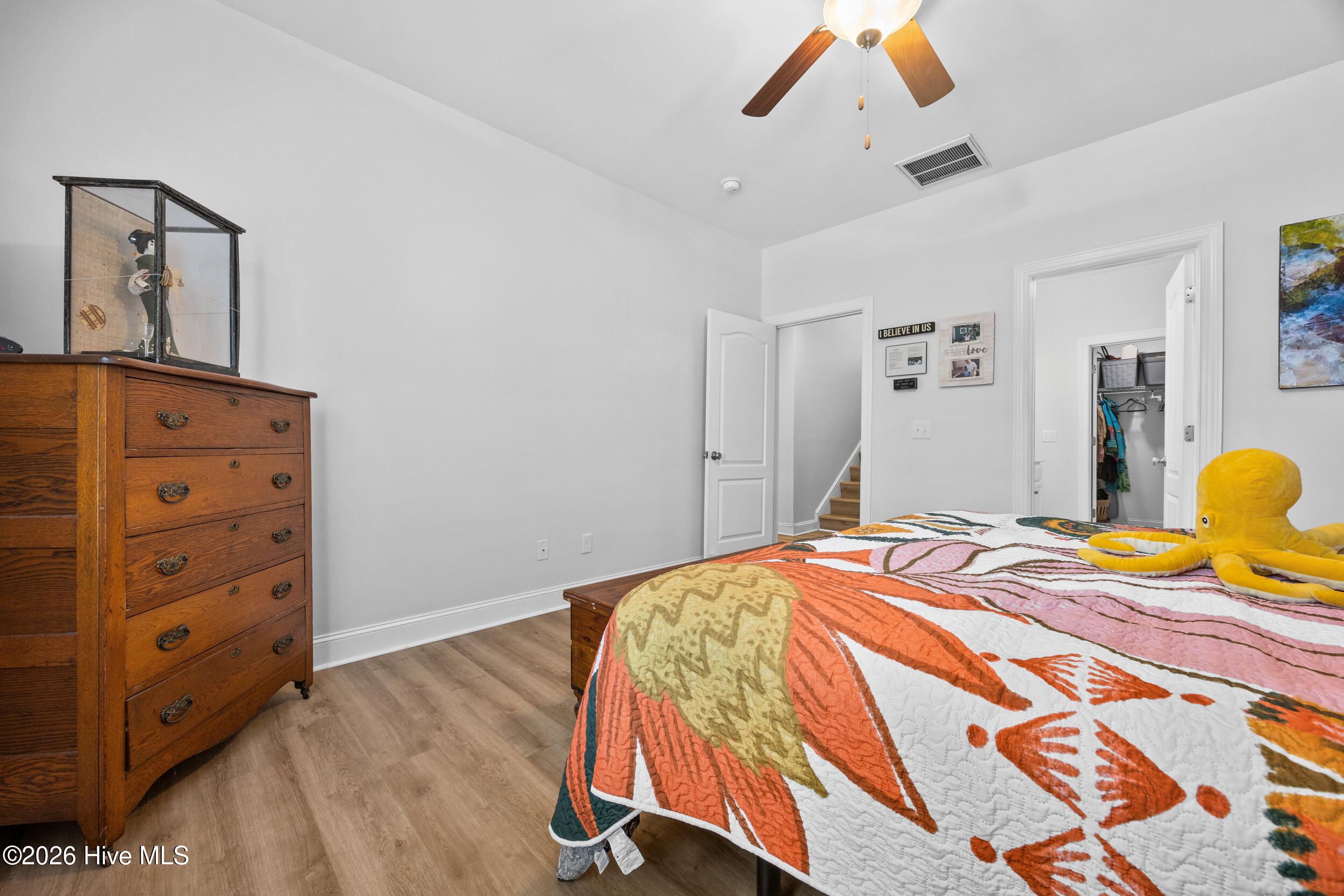 100553911 | Photo 16