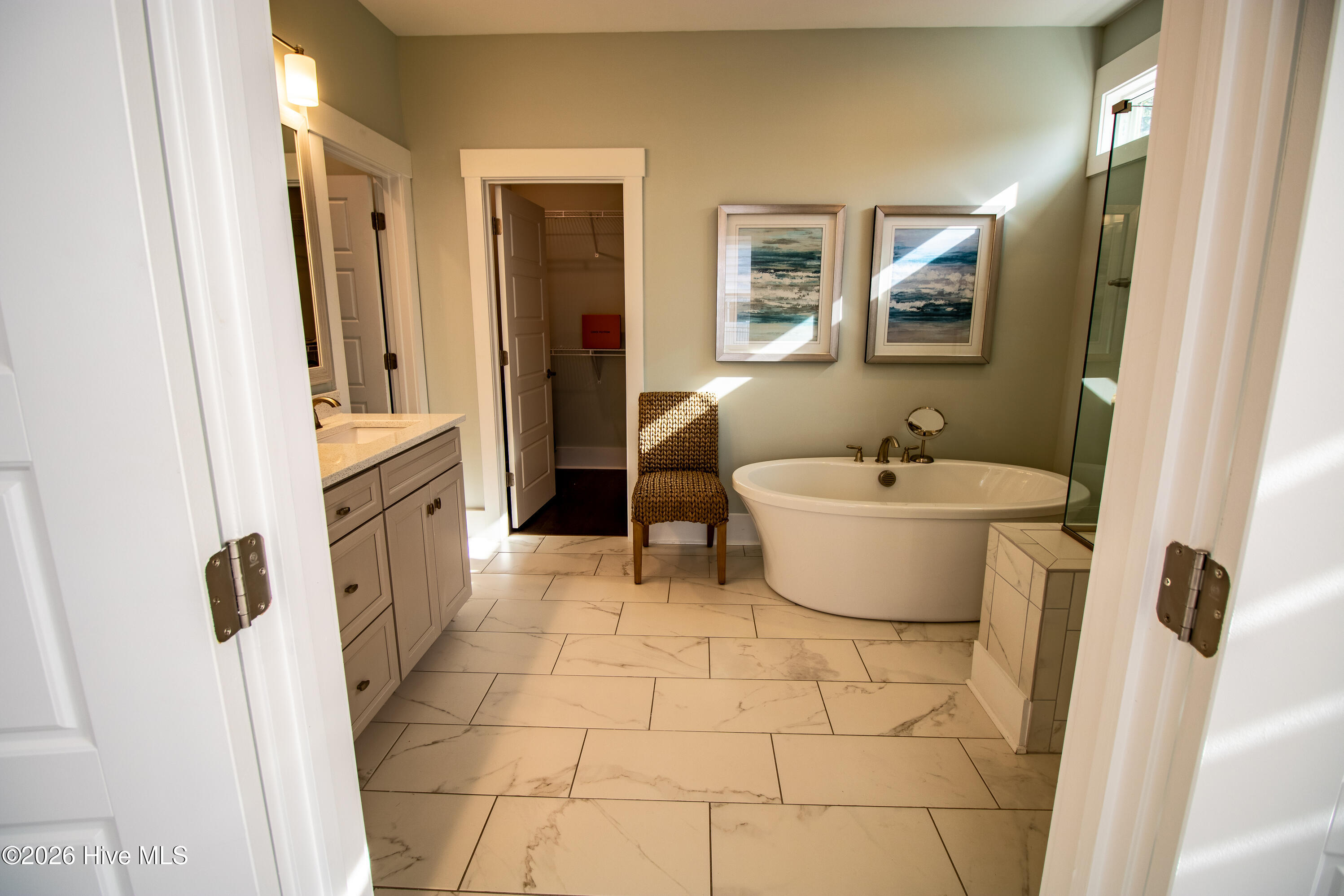 100552497 | Photo 26