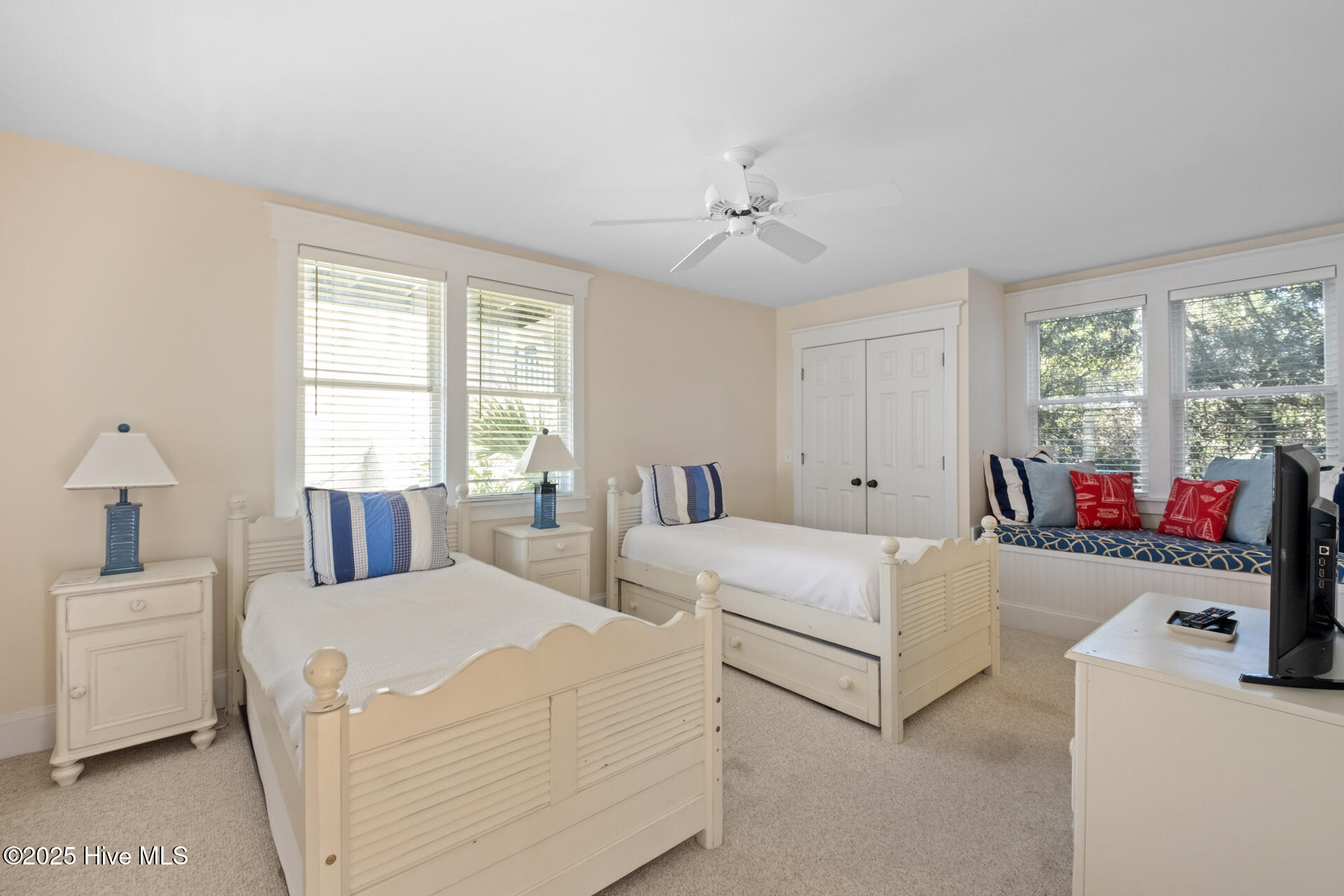 100493663 | Photo 29