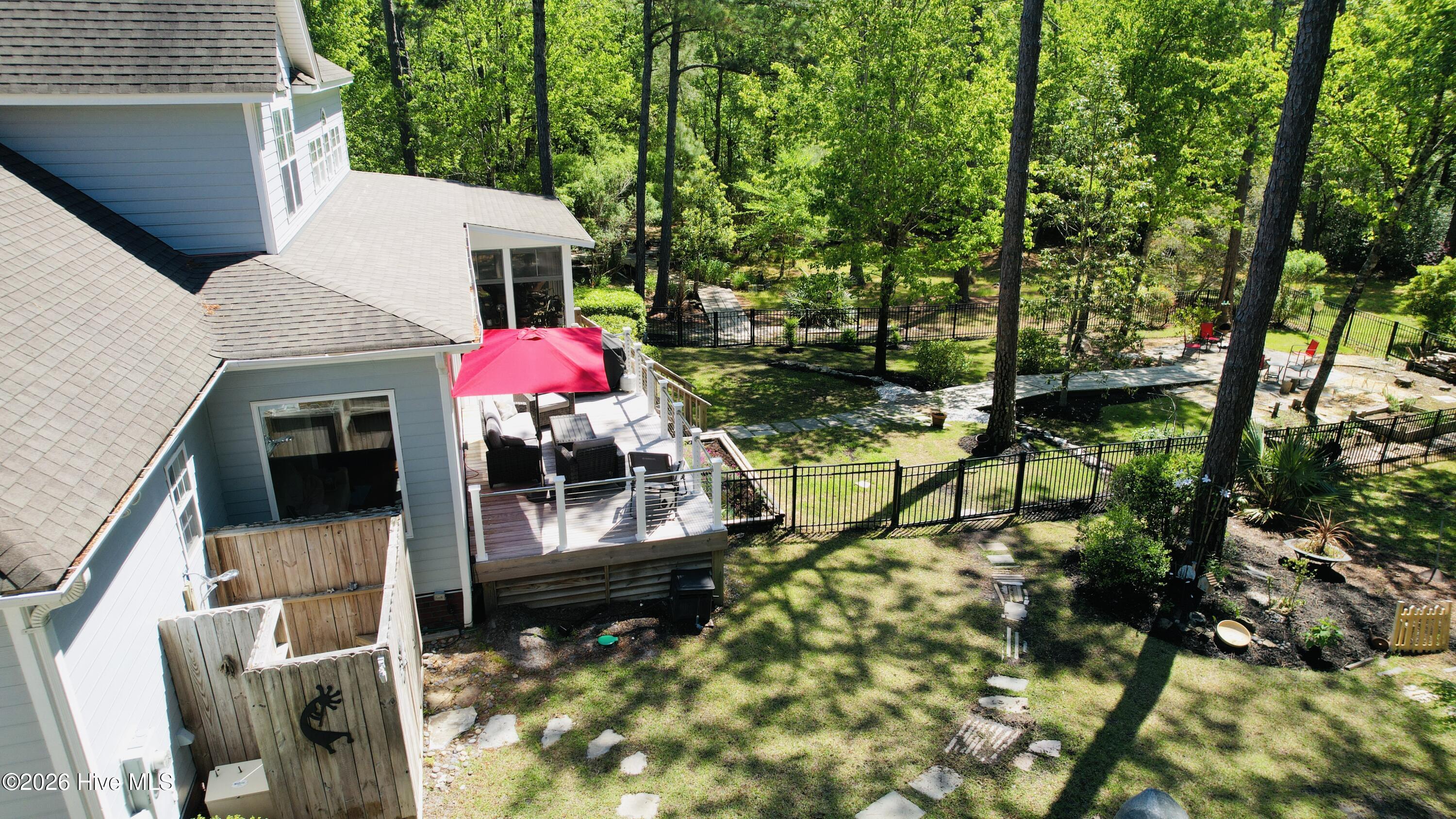 100568961 | Photo 54