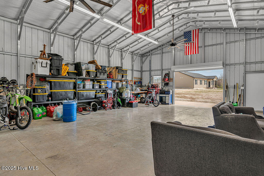 1560 White Oak River Road,Maysville