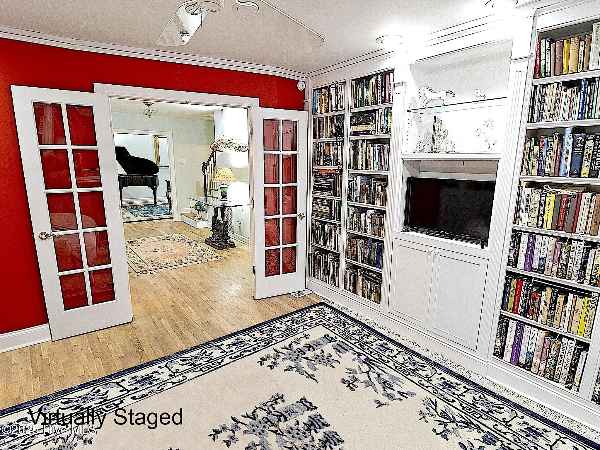 100504796 | Photo 33