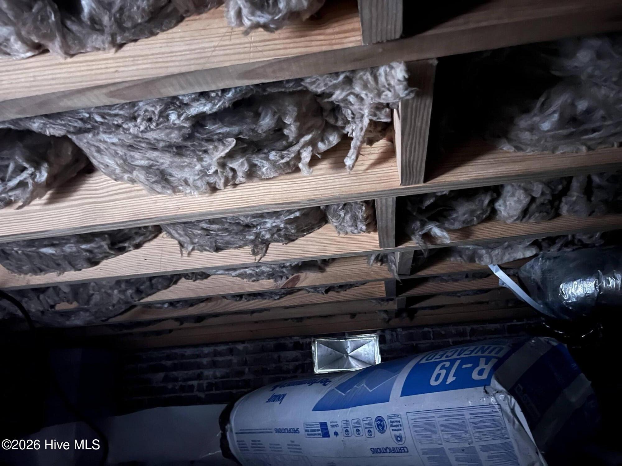 100558316 | Photo 54