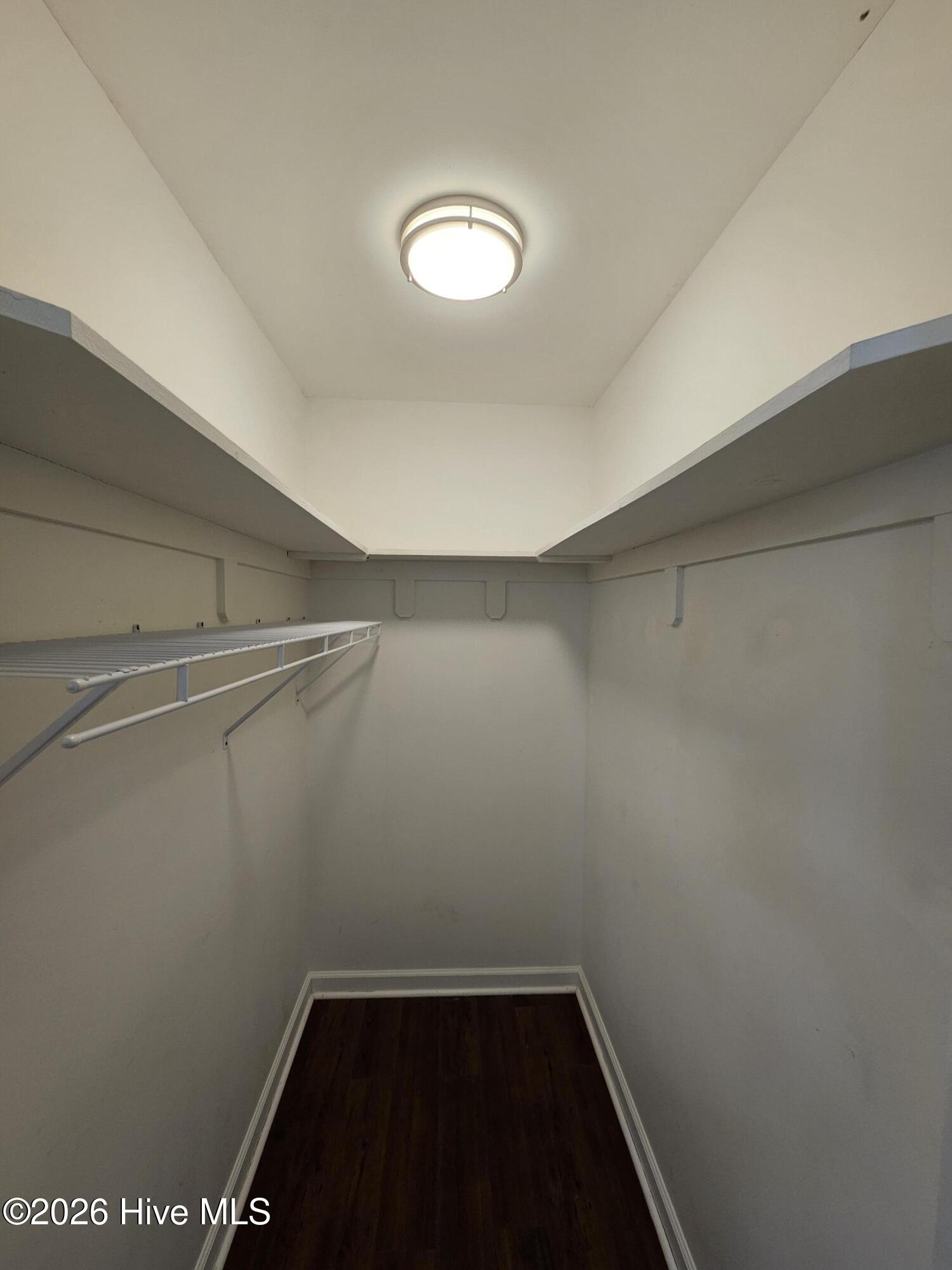 100553787 | Photo 12