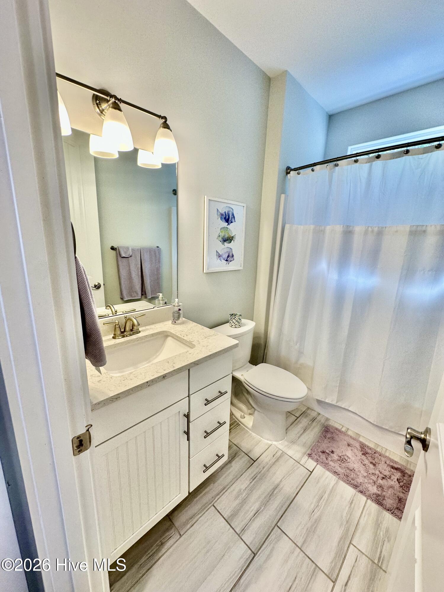 100566404 | Photo 15