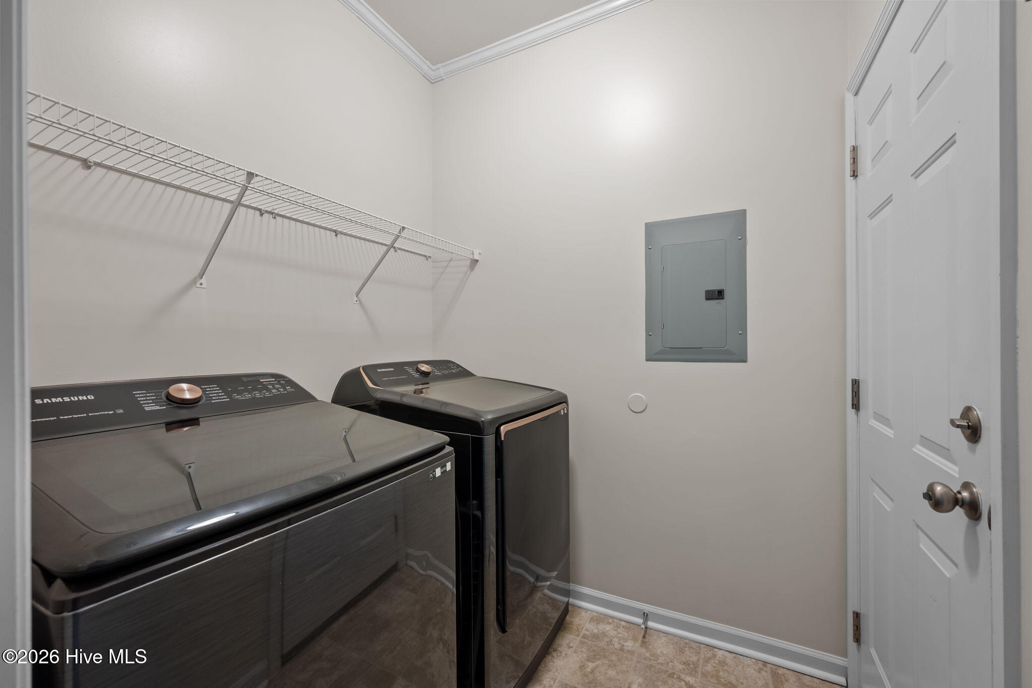 100549780 | Photo 35