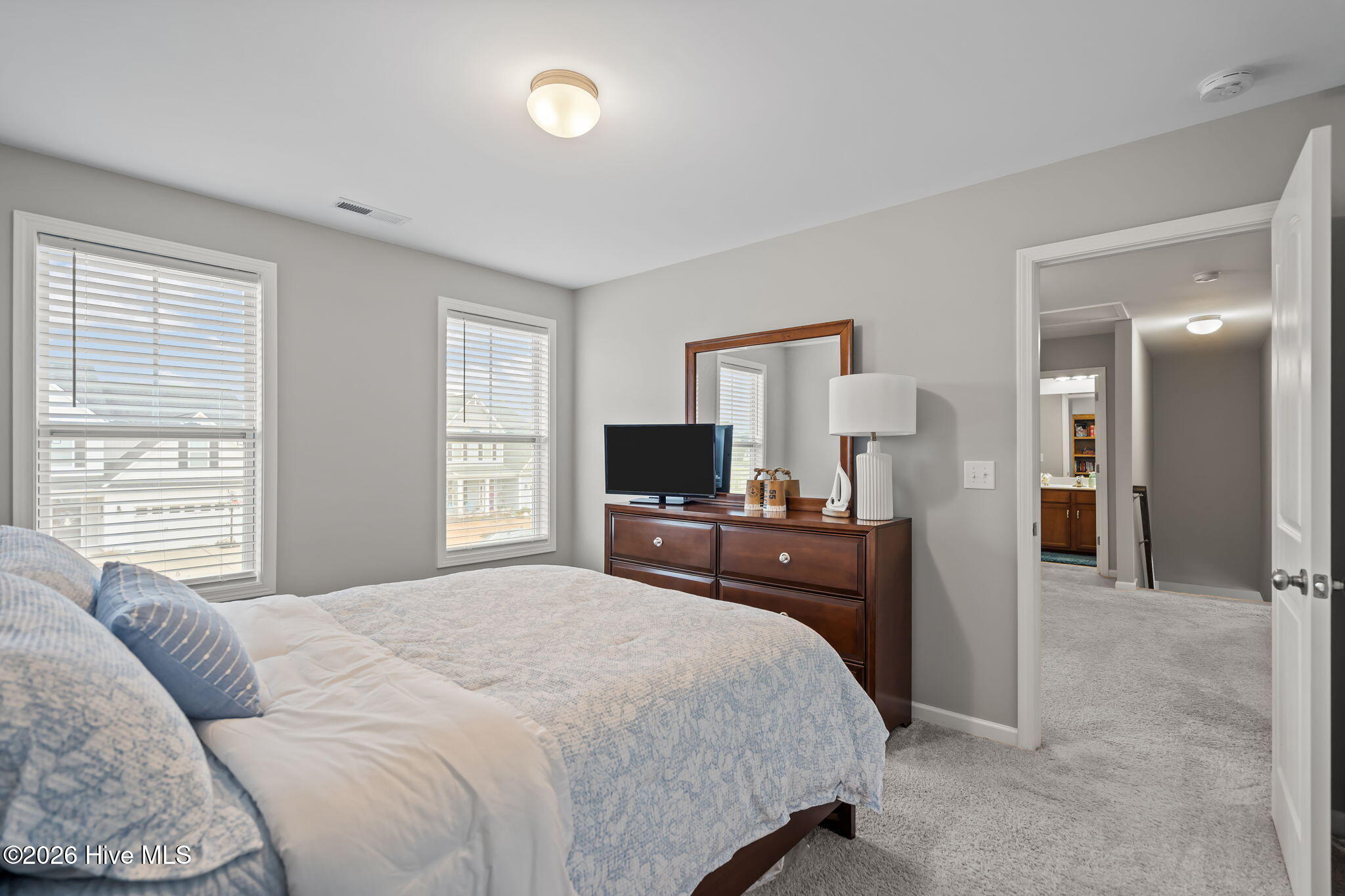 100555693 | Photo 35