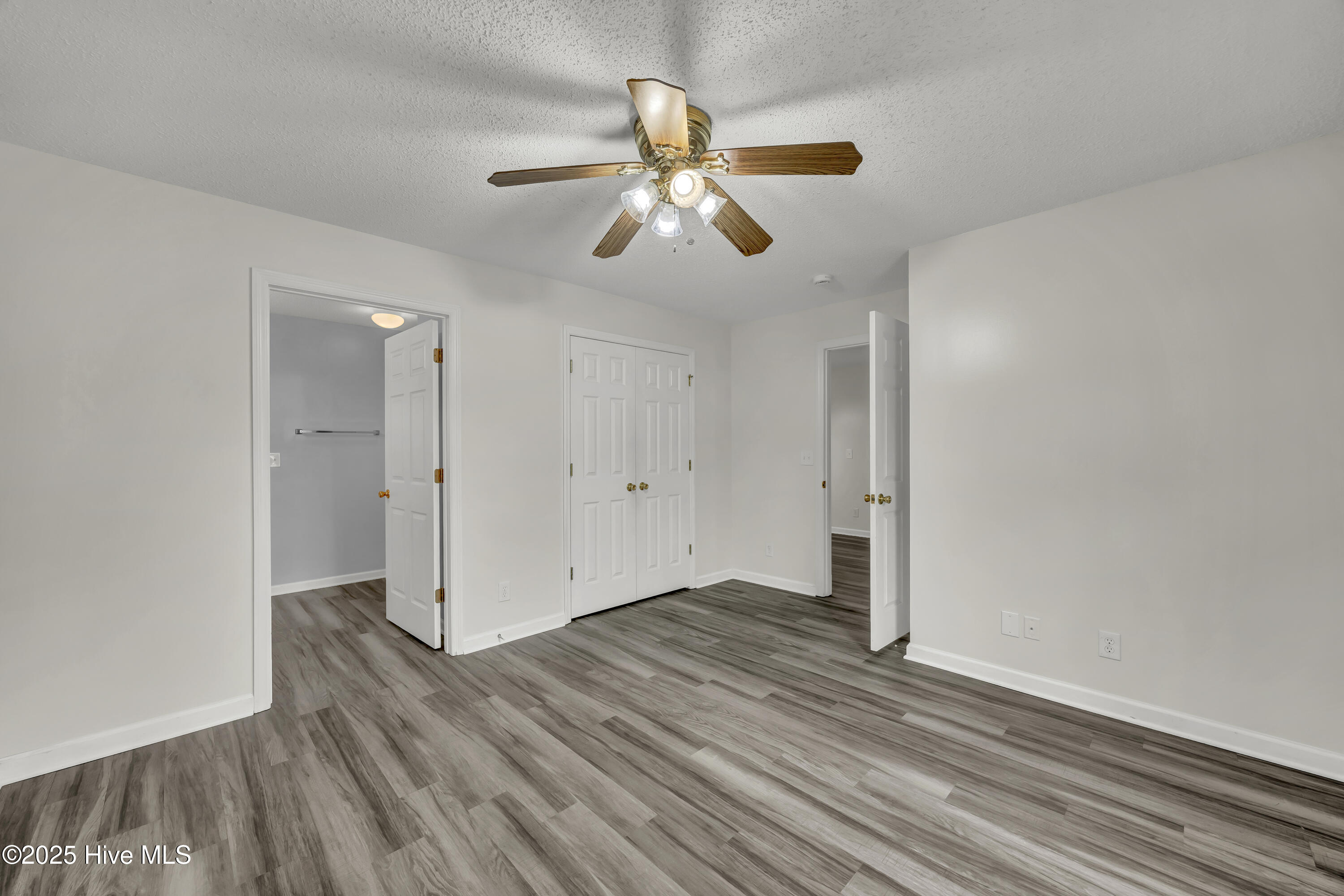 100533943 | Photo 17