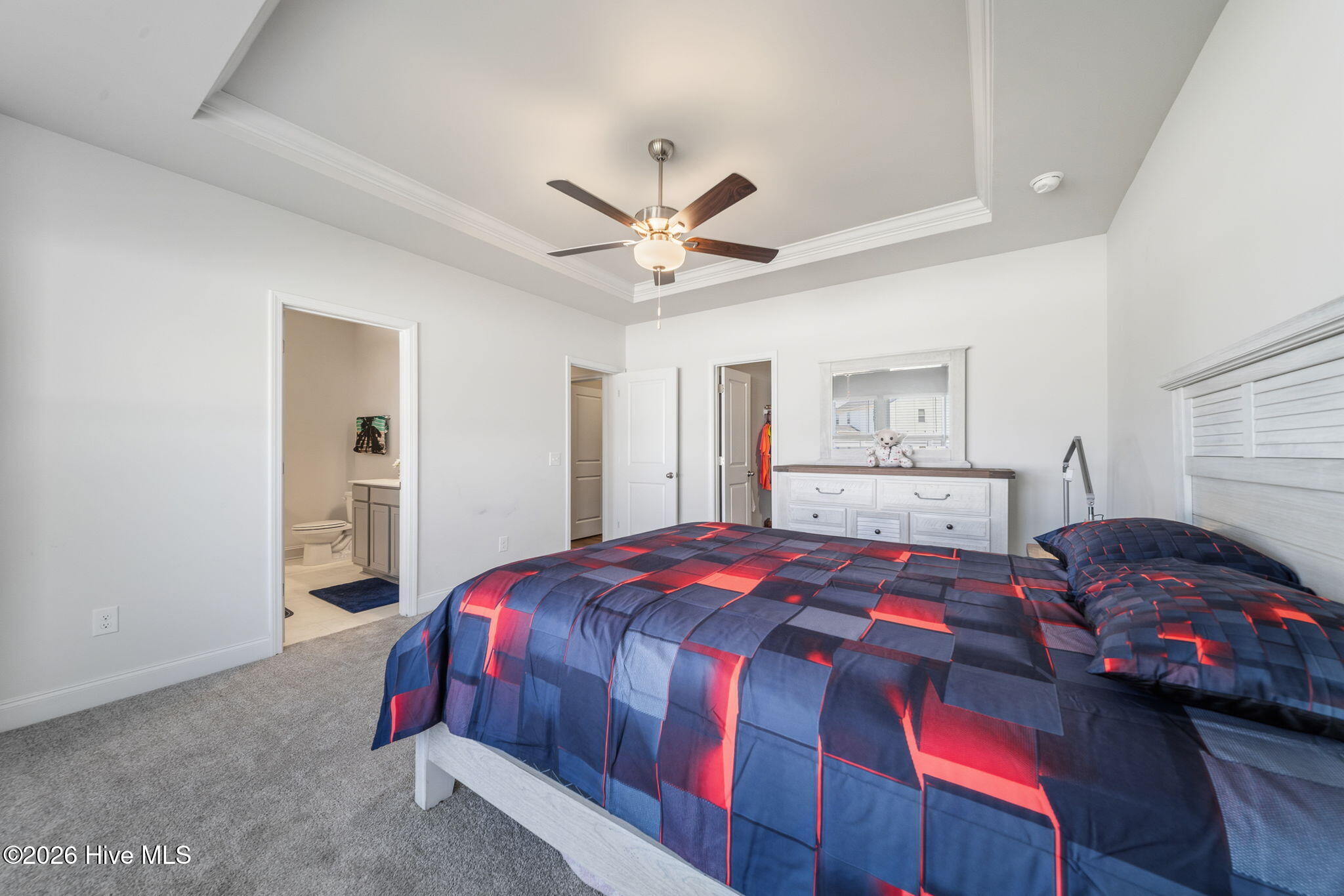 100566000 | Photo 24